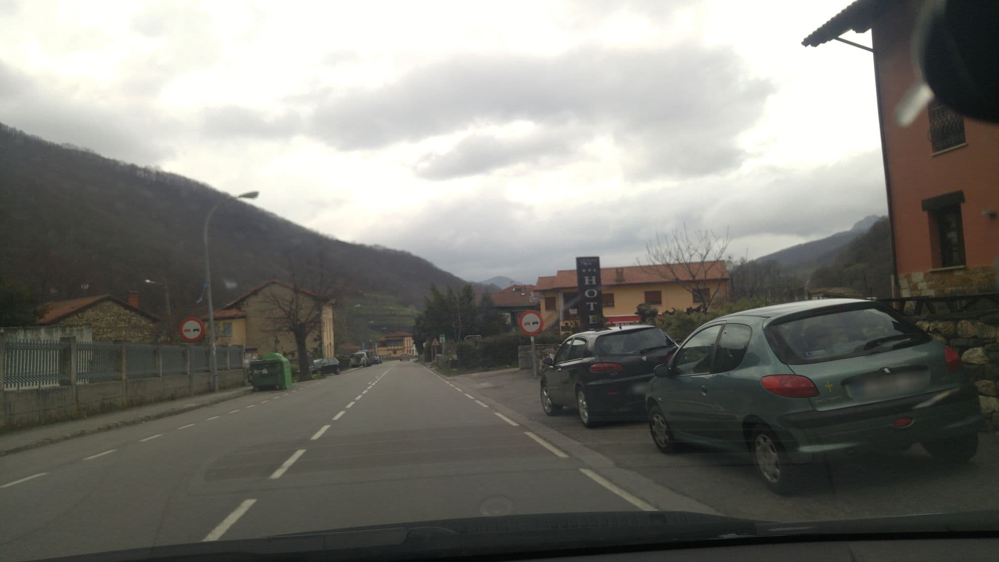 Street view near Hotel El Fundil, Pola de Laviana — © conforcos (CC BY-SA · Mapillary)