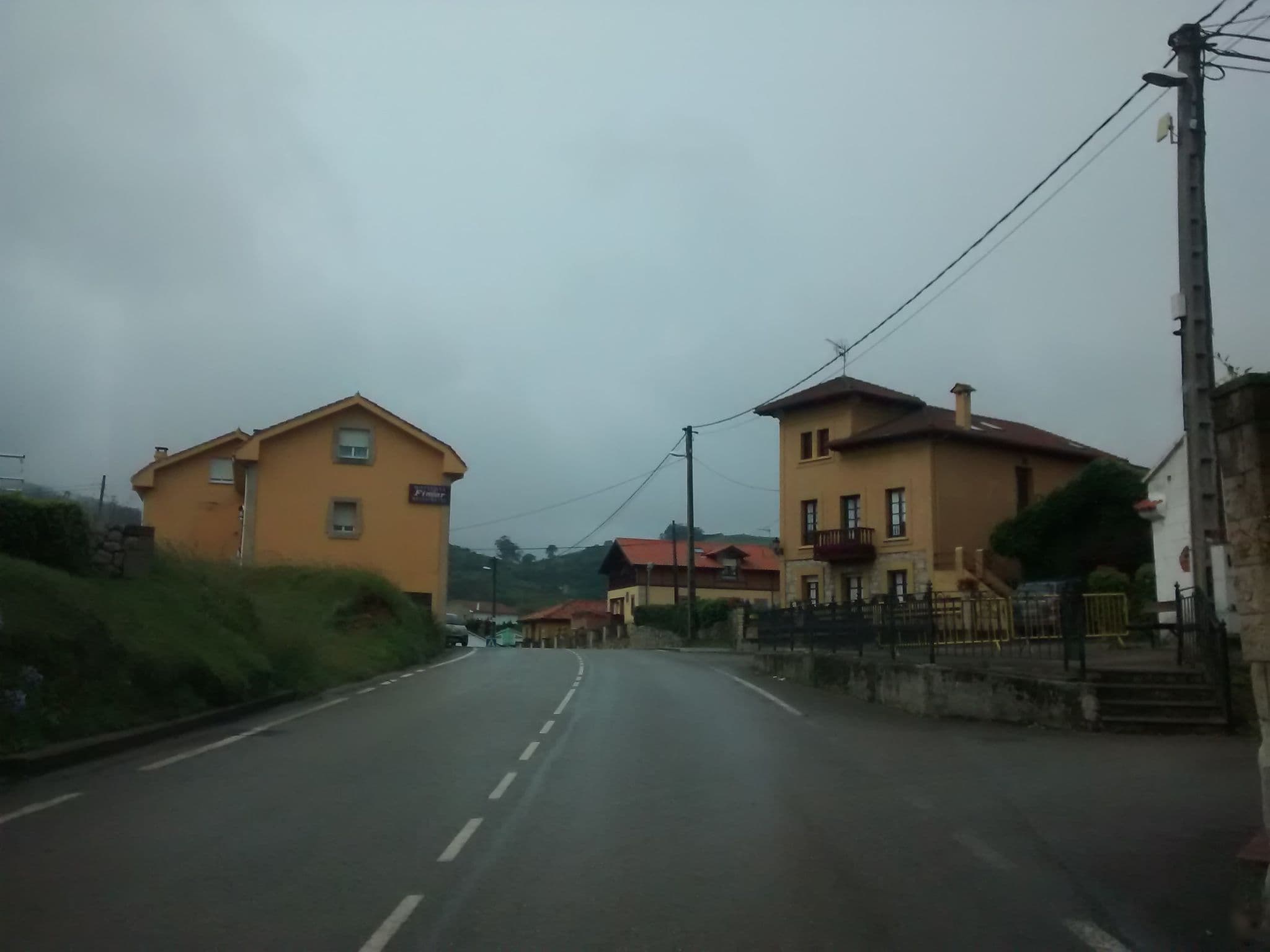 Street view near Posada la Cerrá de San Roque, Santillana — © egofer (CC BY-SA · Mapillary)