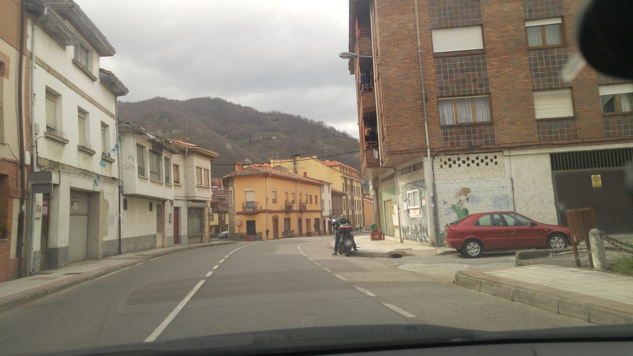 Street view near Apartamentos Casa María Juanín, Pola de Laviana — © conforcos (CC BY-SA · Mapillary)