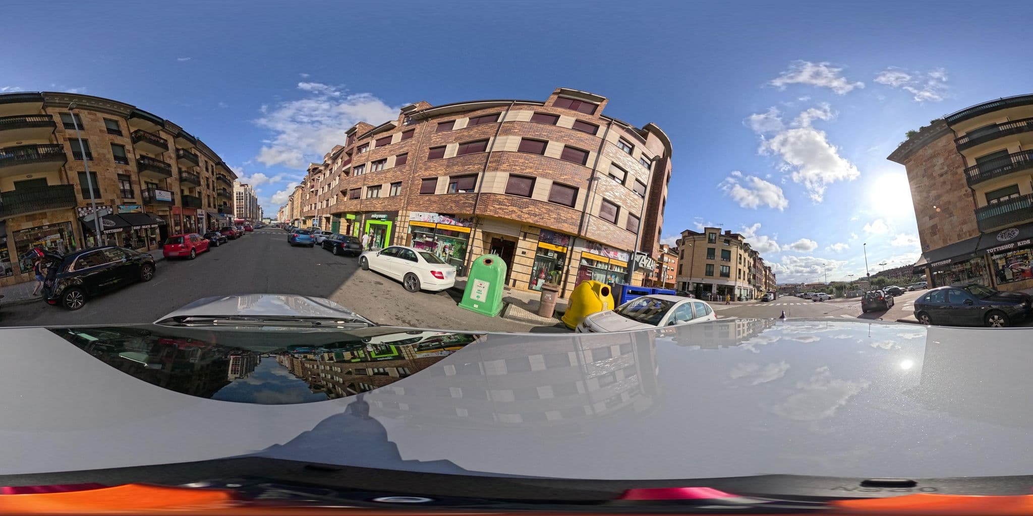Street view near Les Cases de Walianuño, Villaviciosa — © yannakis (CC BY-SA · Mapillary)