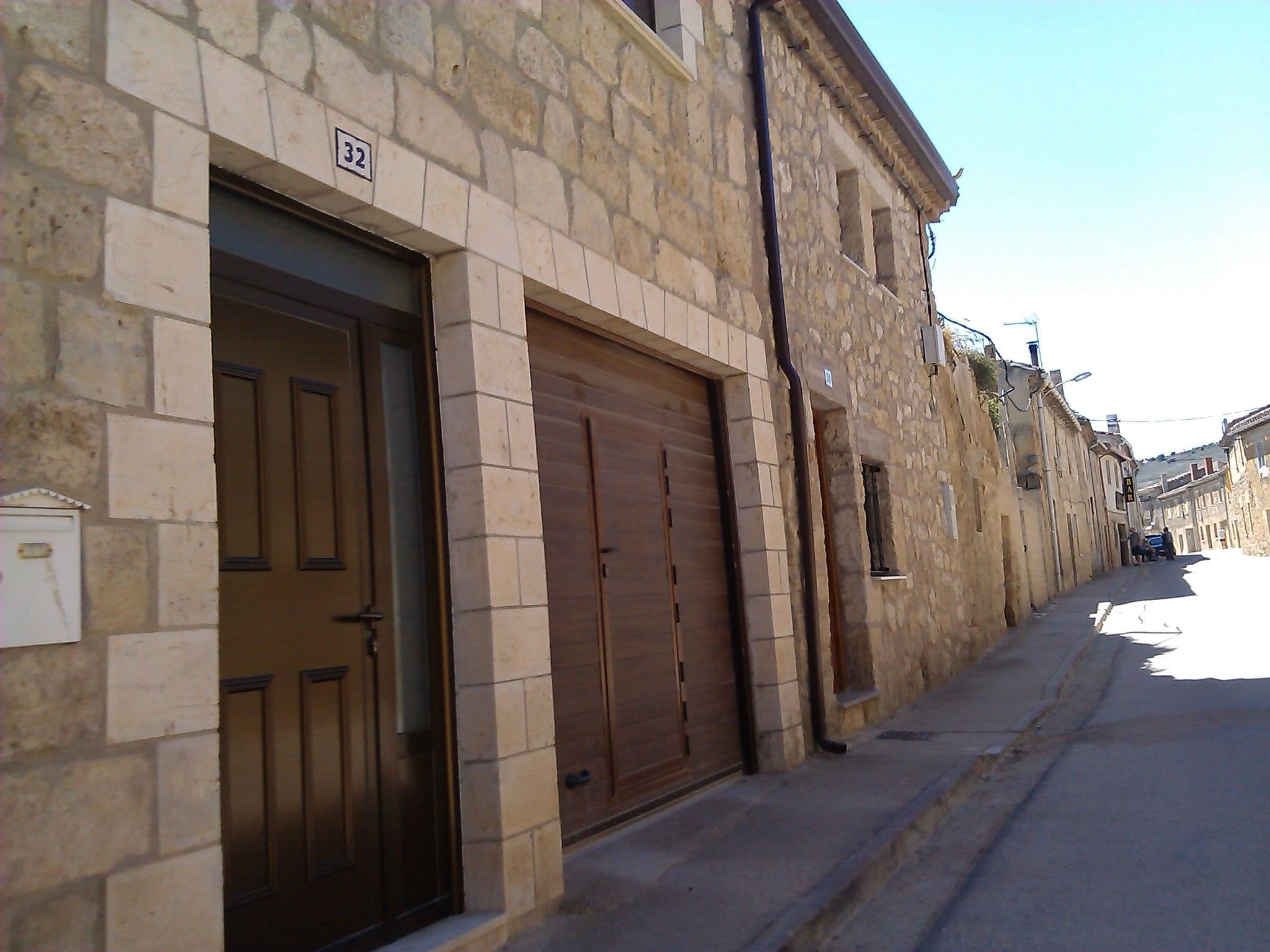 Street view near Albergue de Hornillos, Sasamón — © changchun1 (CC BY-SA · Mapillary)