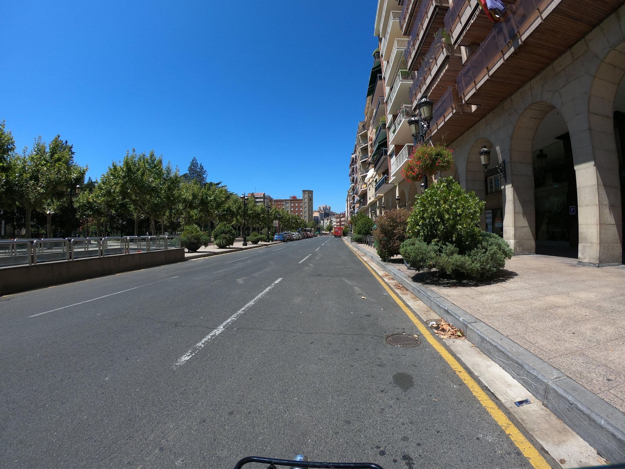 Street view near Pensión Espolón de Logroño, Logroño — © rubencarbonero (CC BY-SA · Mapillary)