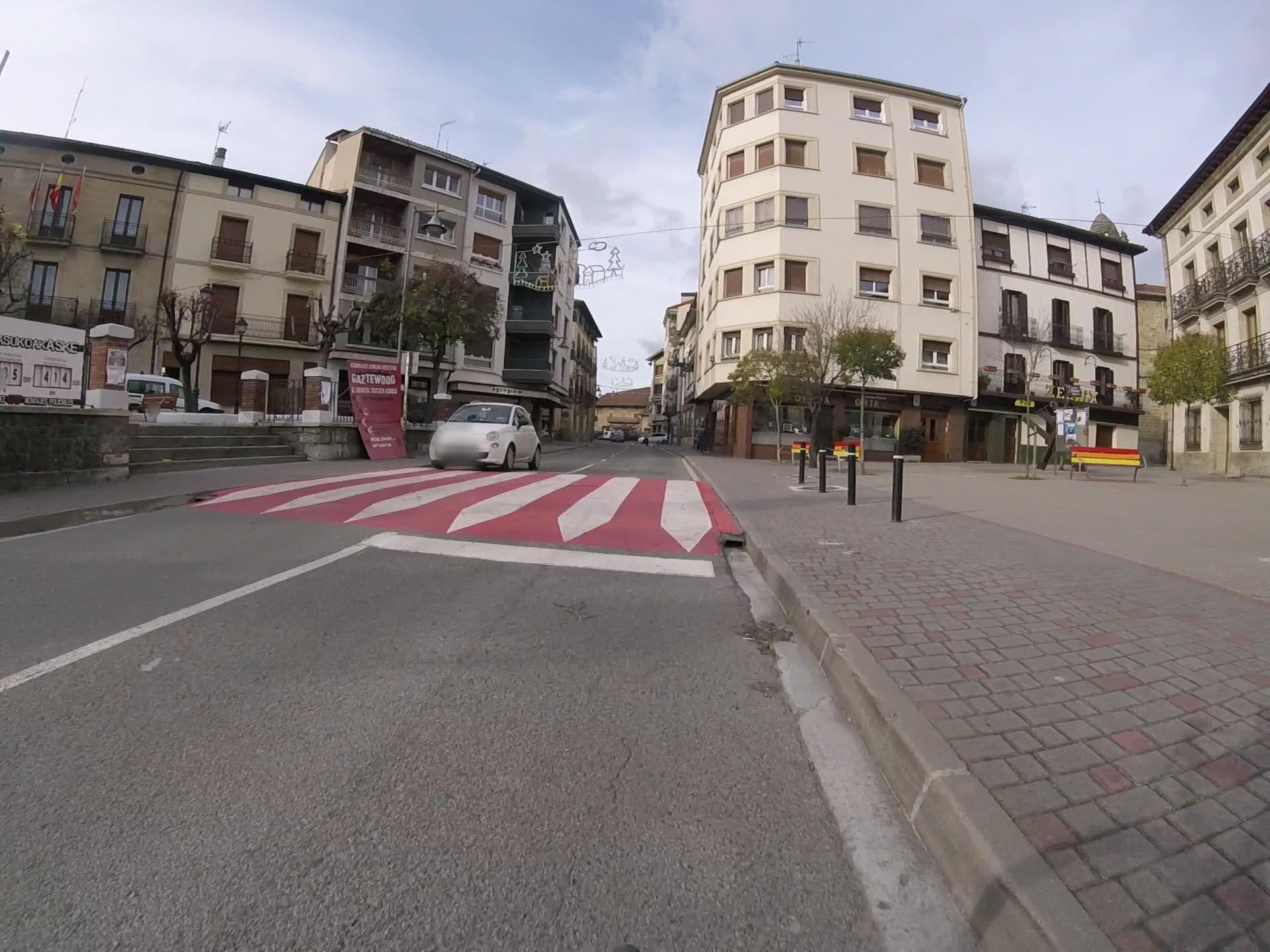 Street view near Hostal Latxenea, Altsasu — © mikelo (CC BY-SA · Mapillary)