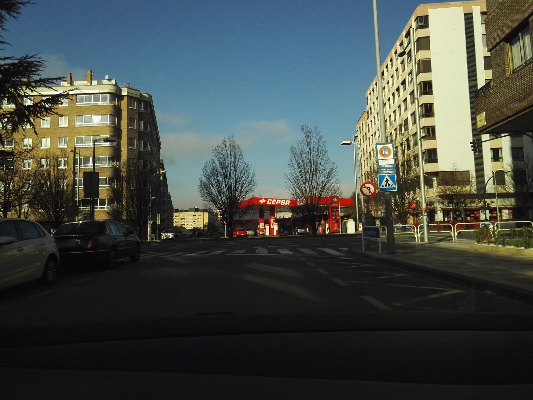 Street view near Albergue Residencia Larraona, Iturrama — © airotz (CC BY-SA · Mapillary)