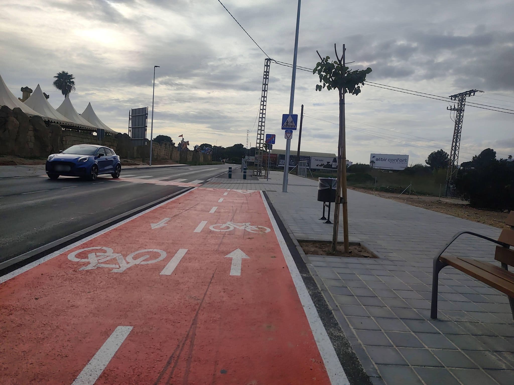 Street view near Magic Robin Hood, l'Alfàs del Pi — © Duro (CC BY-SA · Mapillary)