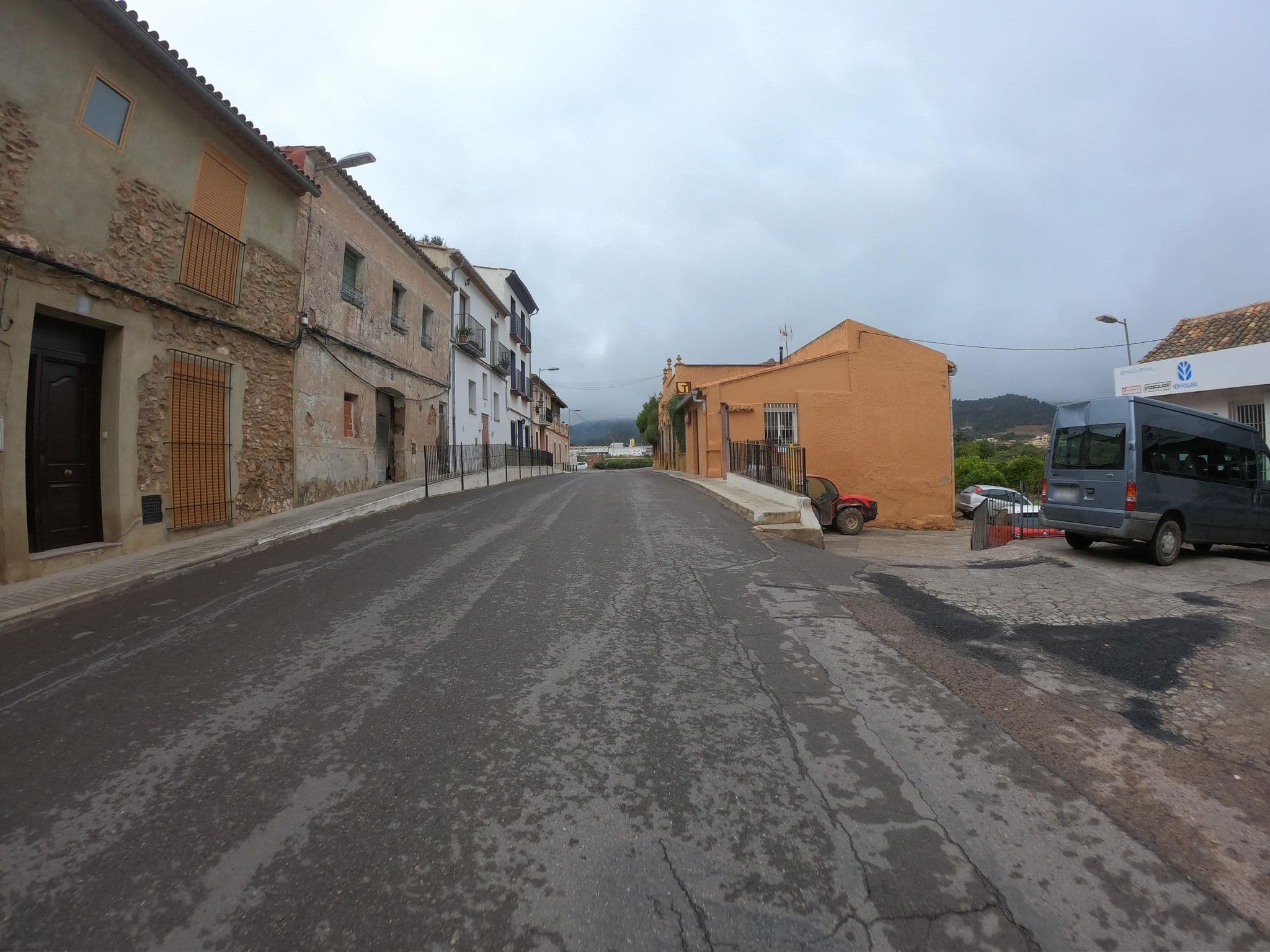 Street view near El Castell, Estivella — © joostjakob (CC BY-SA · Mapillary)