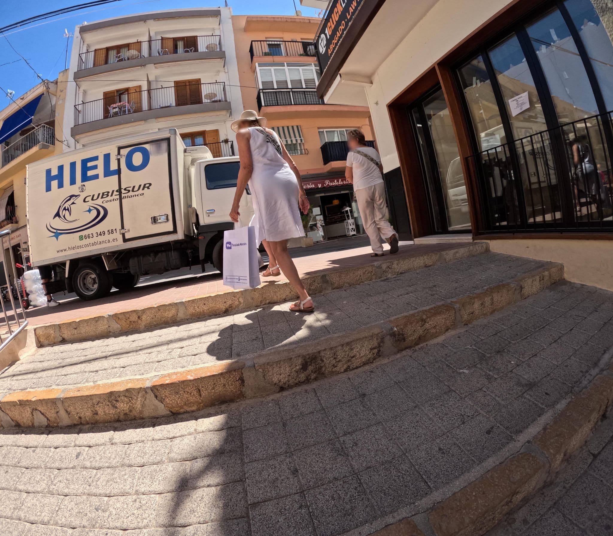 Street view near Hotel Buigues, Moraira — © tjorim (CC BY-SA · Mapillary)