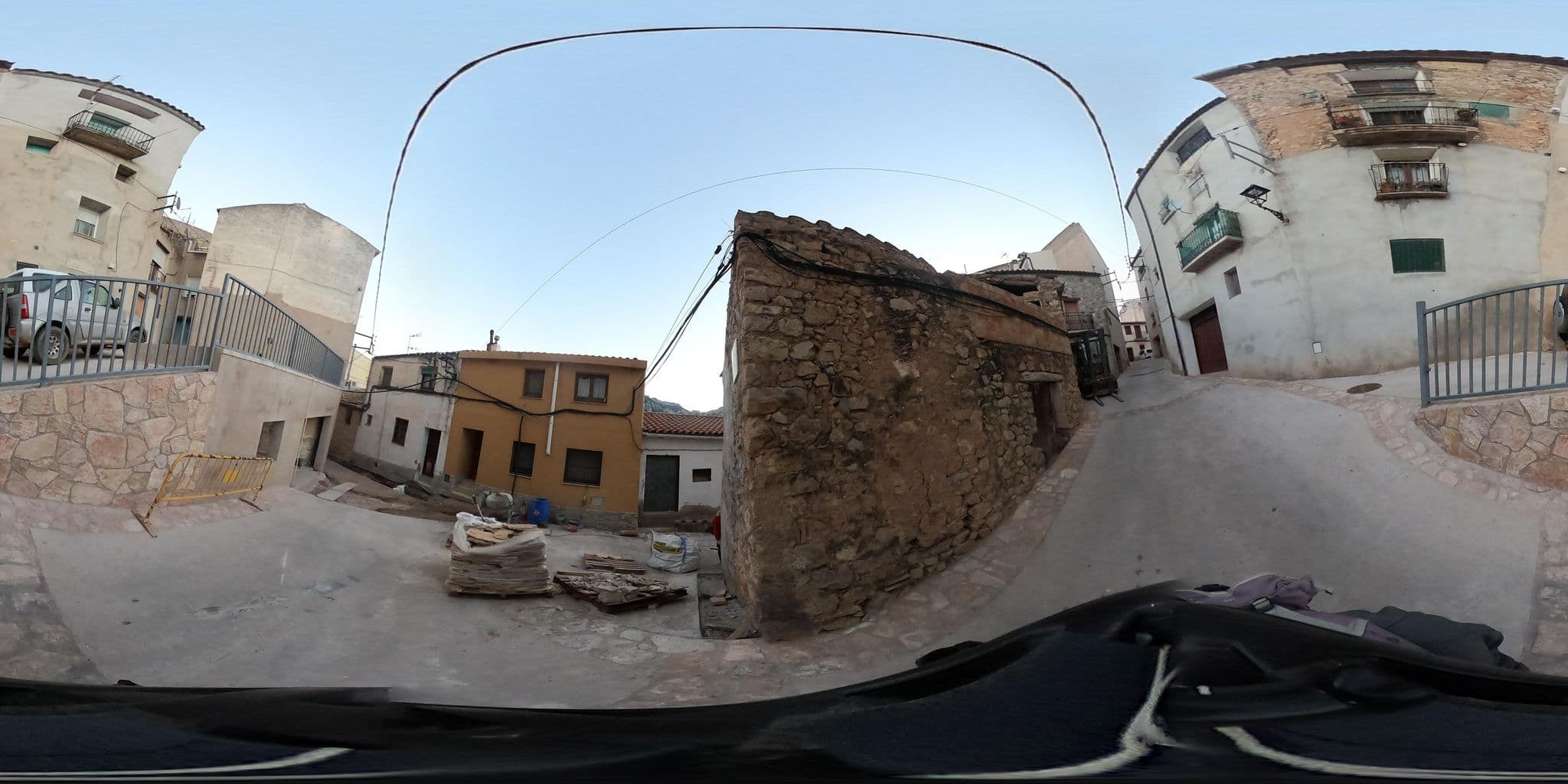 Street view near Ca les Barberes, Gandesa — © meteolasenia (CC BY-SA · Mapillary)