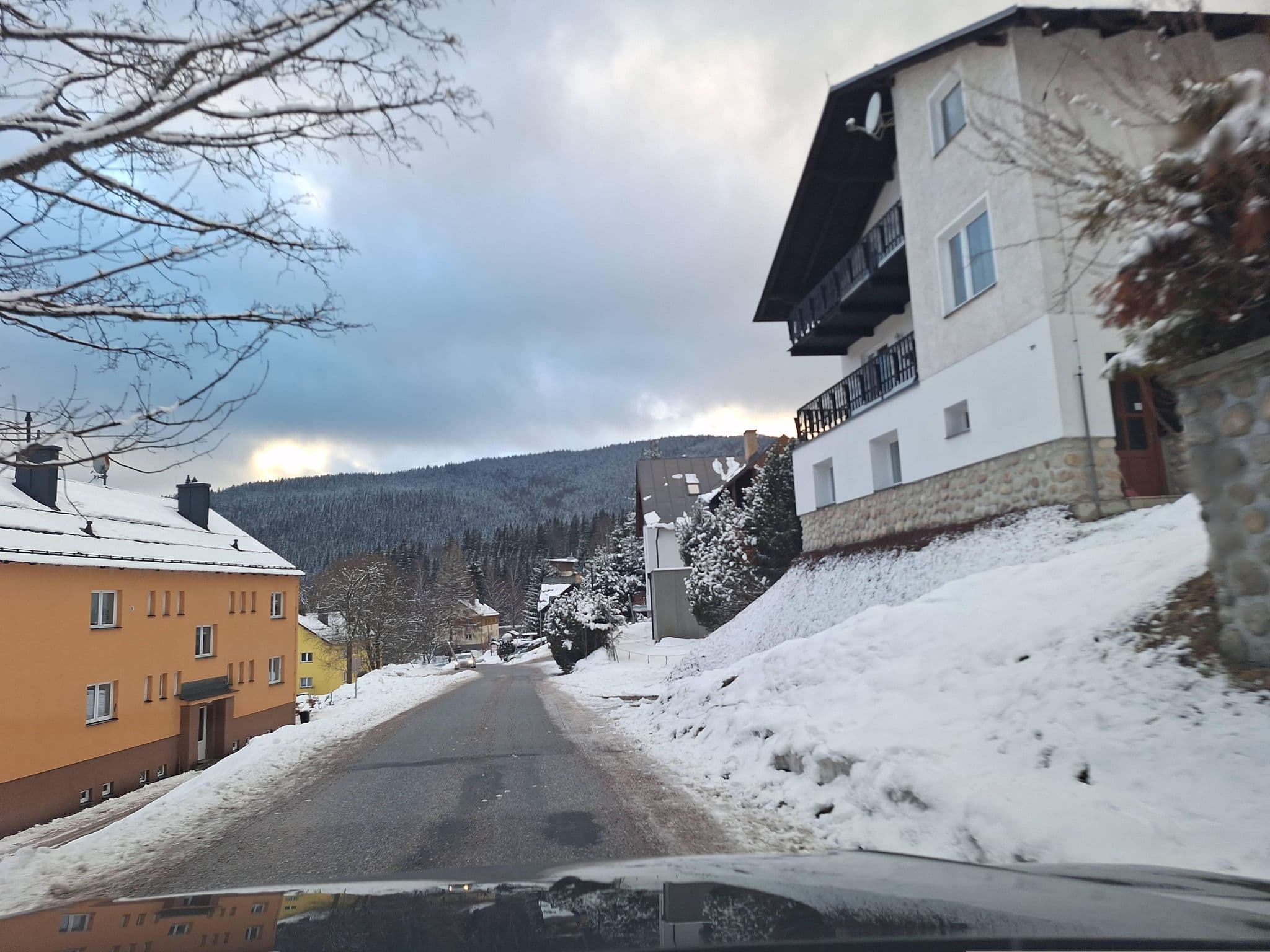 Street view near Penzion 110, Špindlerův Mlýn