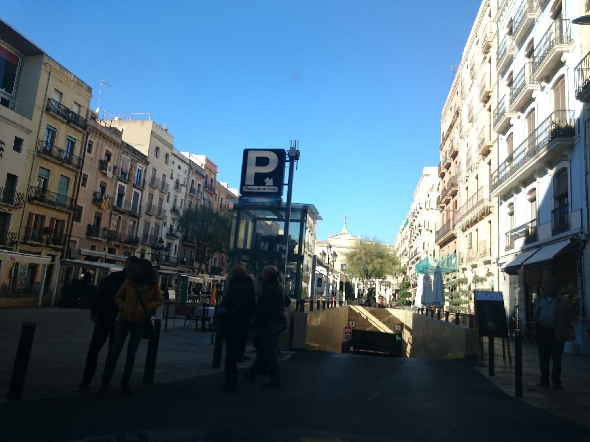 Street view near Pensió Fòrum, Tarragona — © yopaseopor (CC BY-SA · Mapillary)