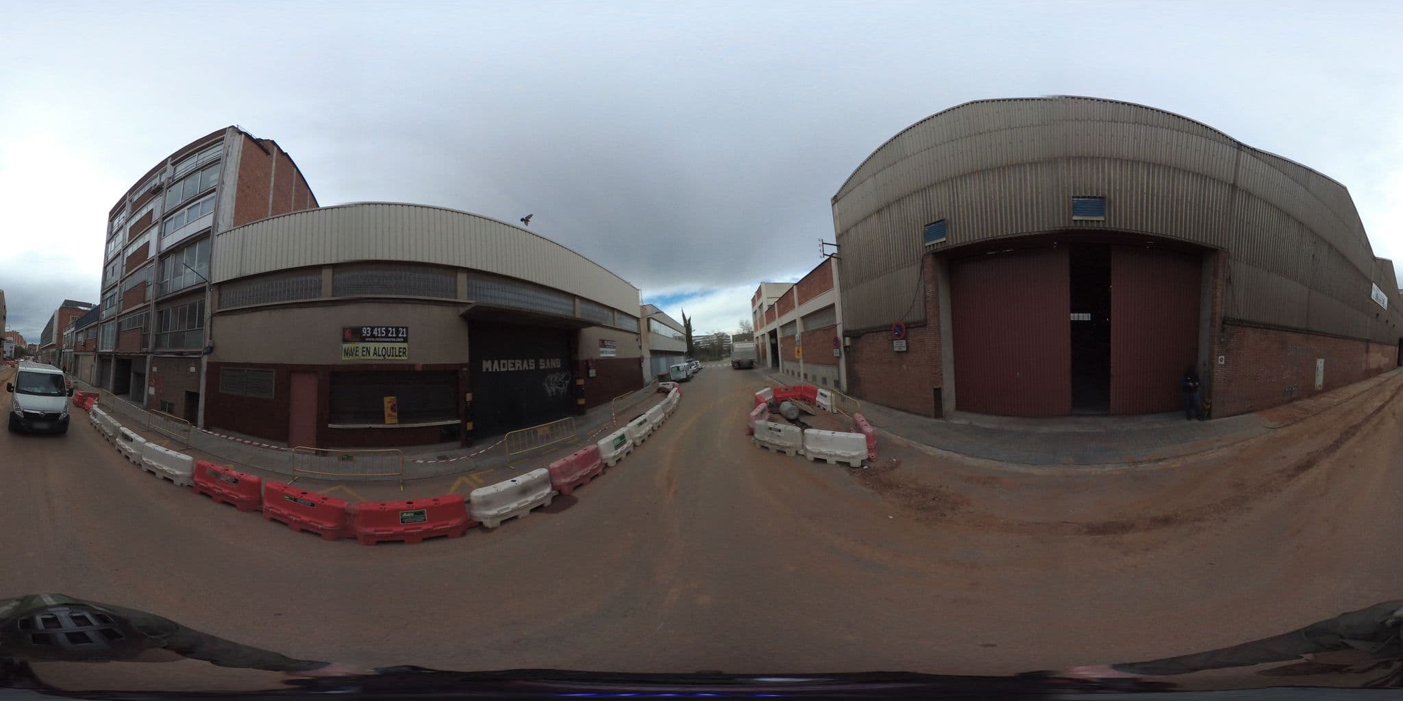 Street view near Hostelera Expo Fred, Esplugues de Llobregat — © geovelo (CC BY-SA · Mapillary)