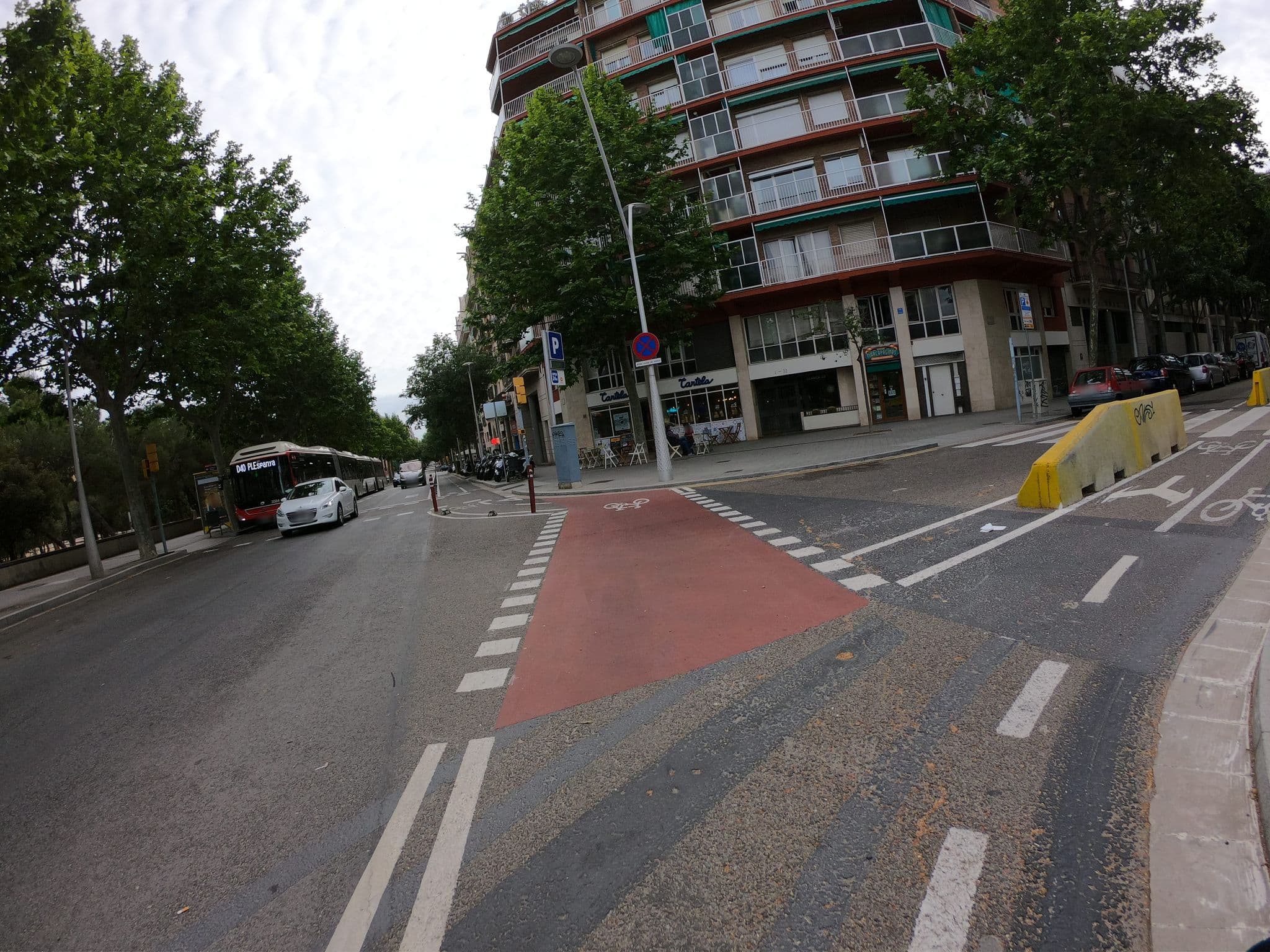 Street view near Catalania Dreams, Hostafrancs — © rubencarbonero (CC BY-SA · Mapillary)