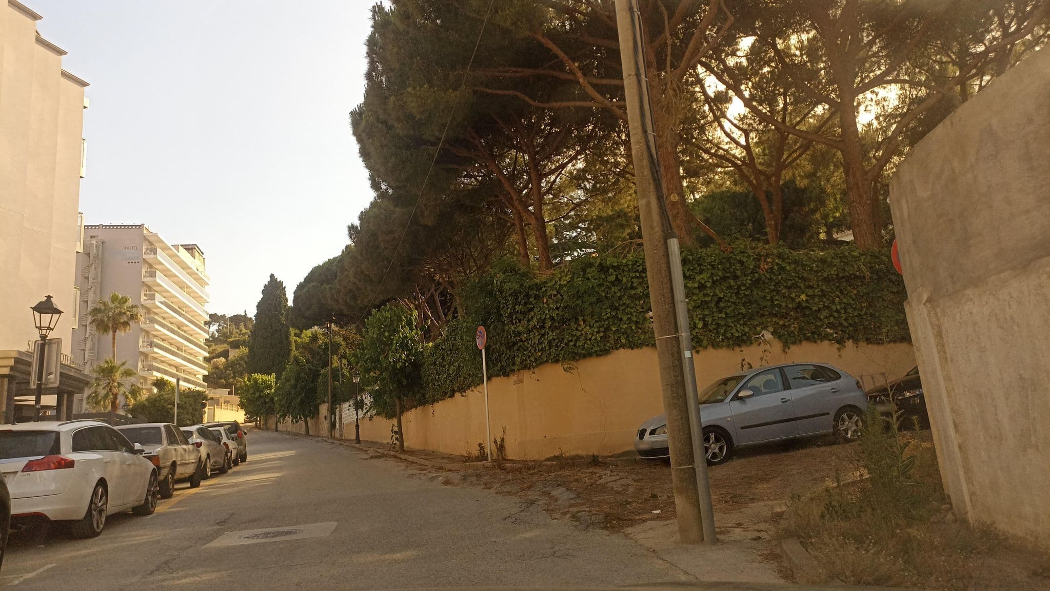 Street view near Relax Hotel, Calella — © toniserra (CC BY-SA · Mapillary)