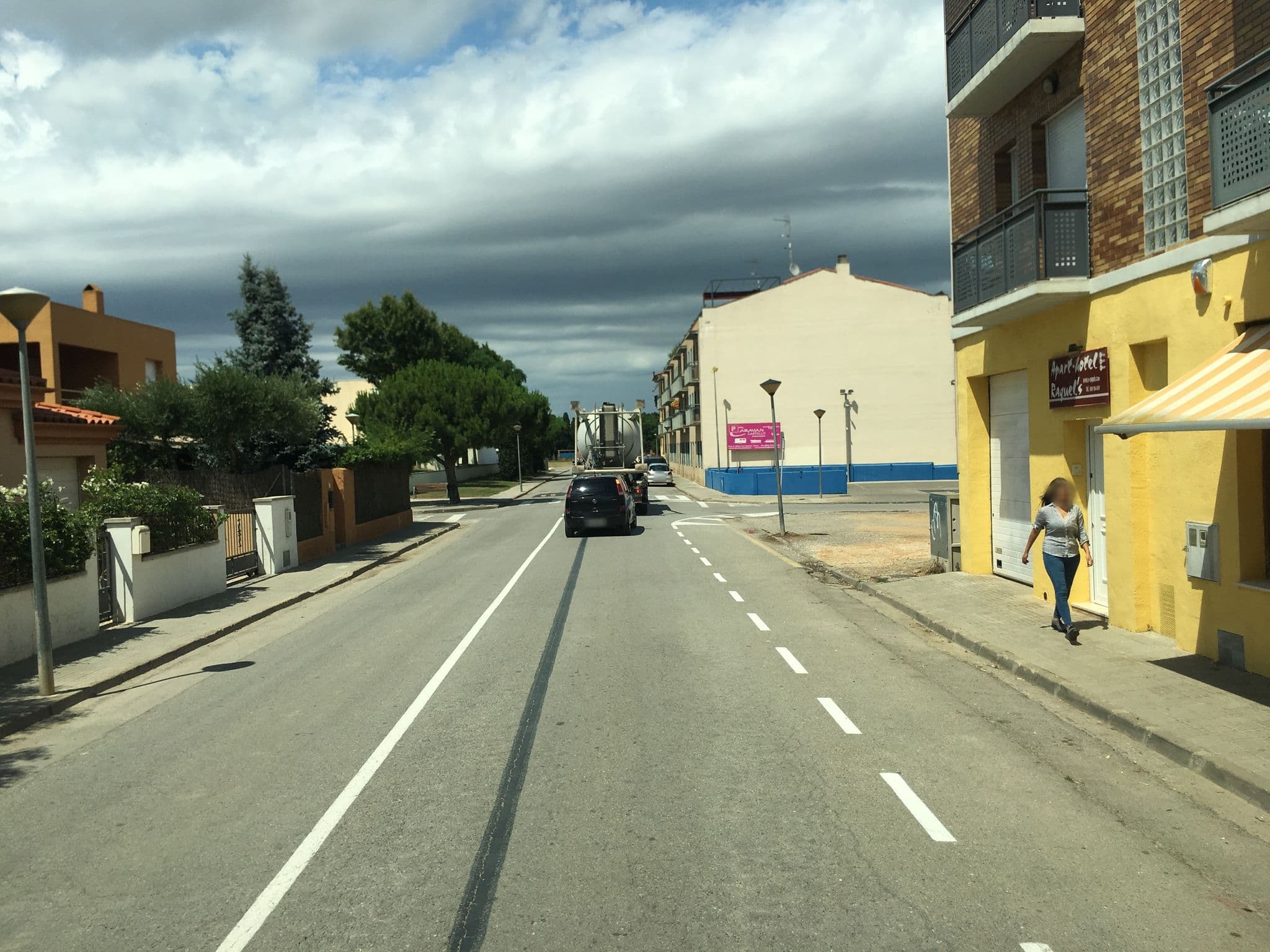 Street view near Aparthotel Raquel's, Empuriabrava — © yaron (CC BY-SA · Mapillary)