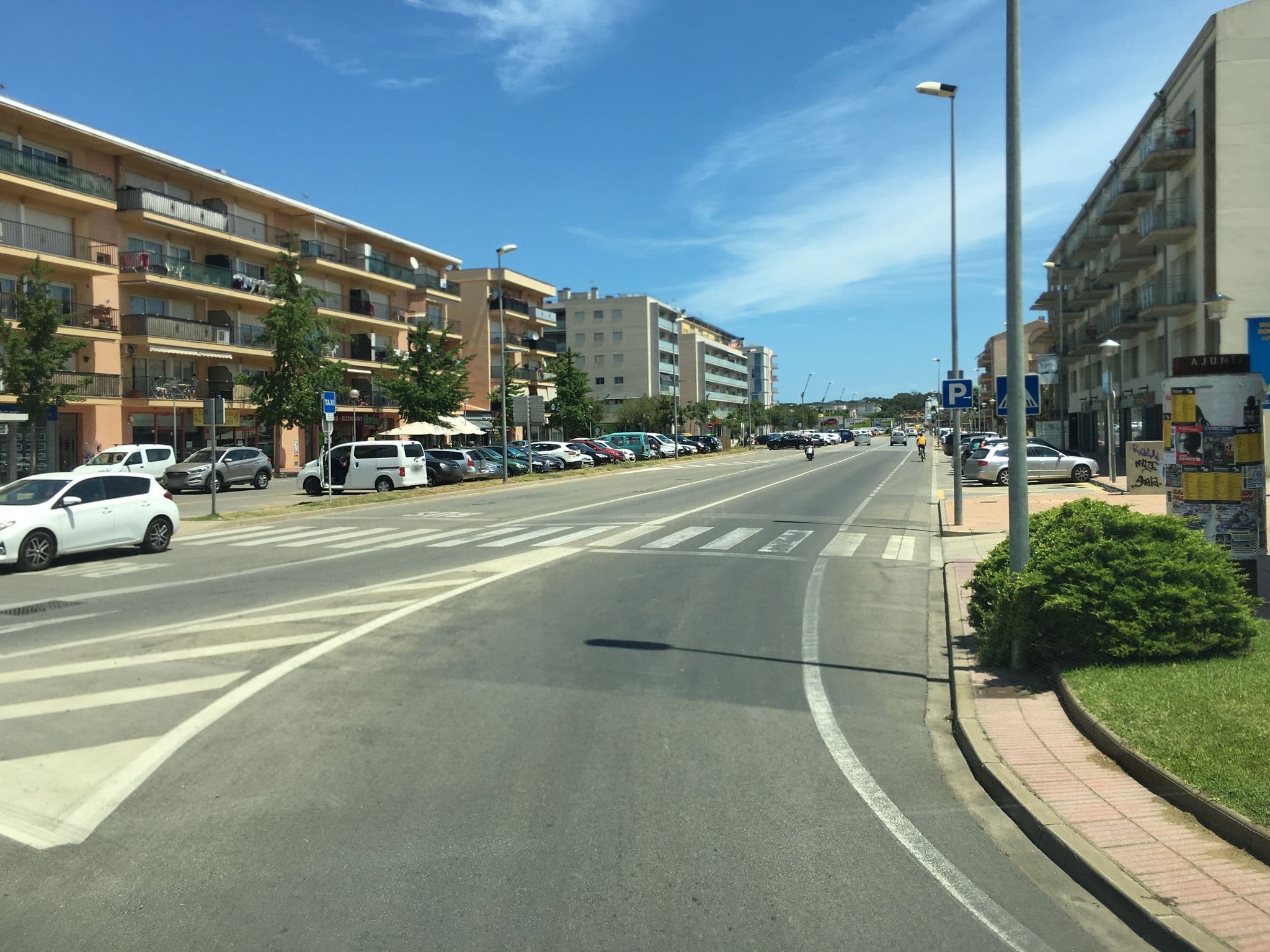 Street view near Salles Hotel Cala El Pi, Calonge — © yaron (CC BY-SA · Mapillary)