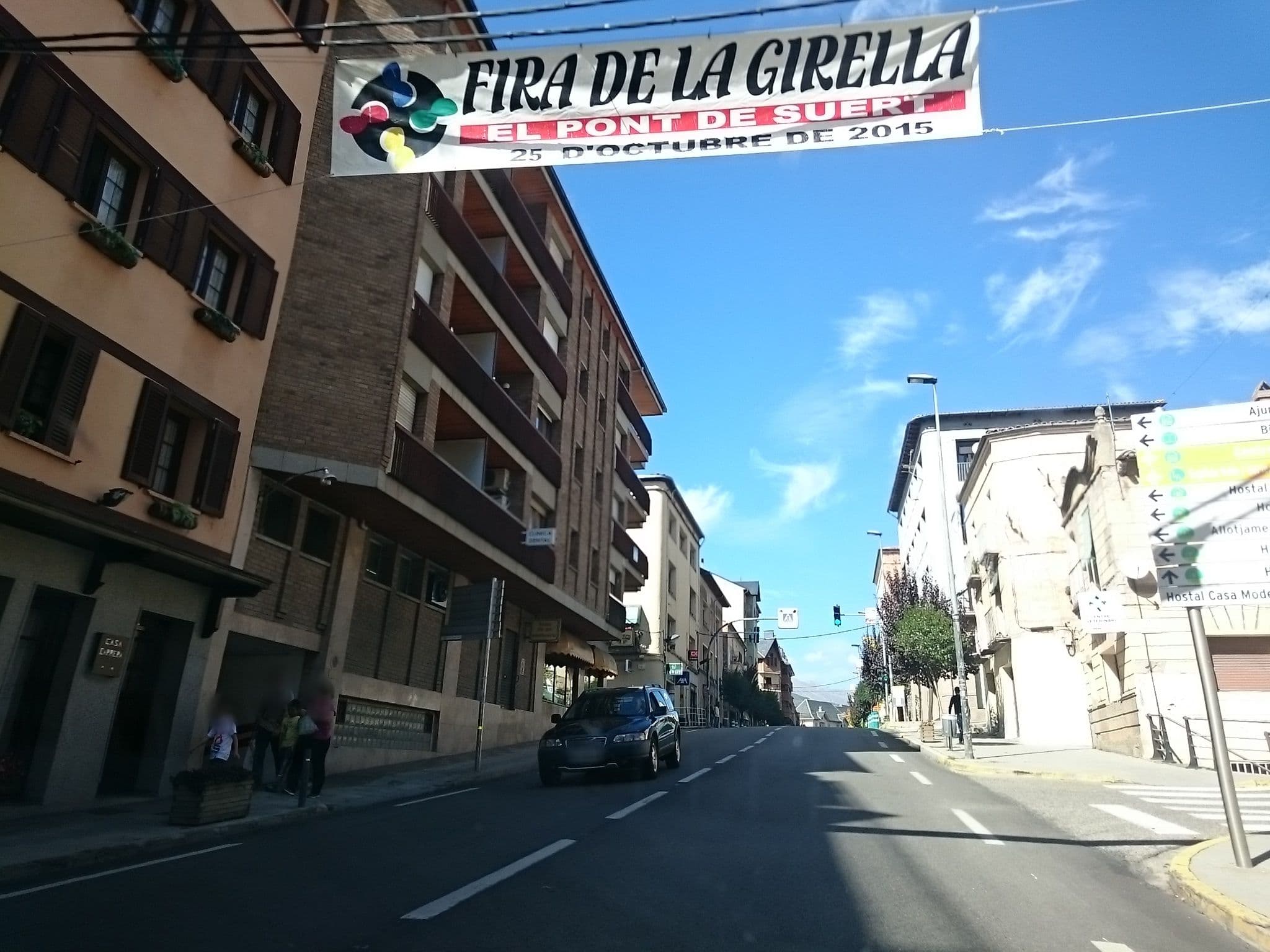 Street view near Carrera, el Pont de Suert — © yopaseopor (CC BY-SA · Mapillary)