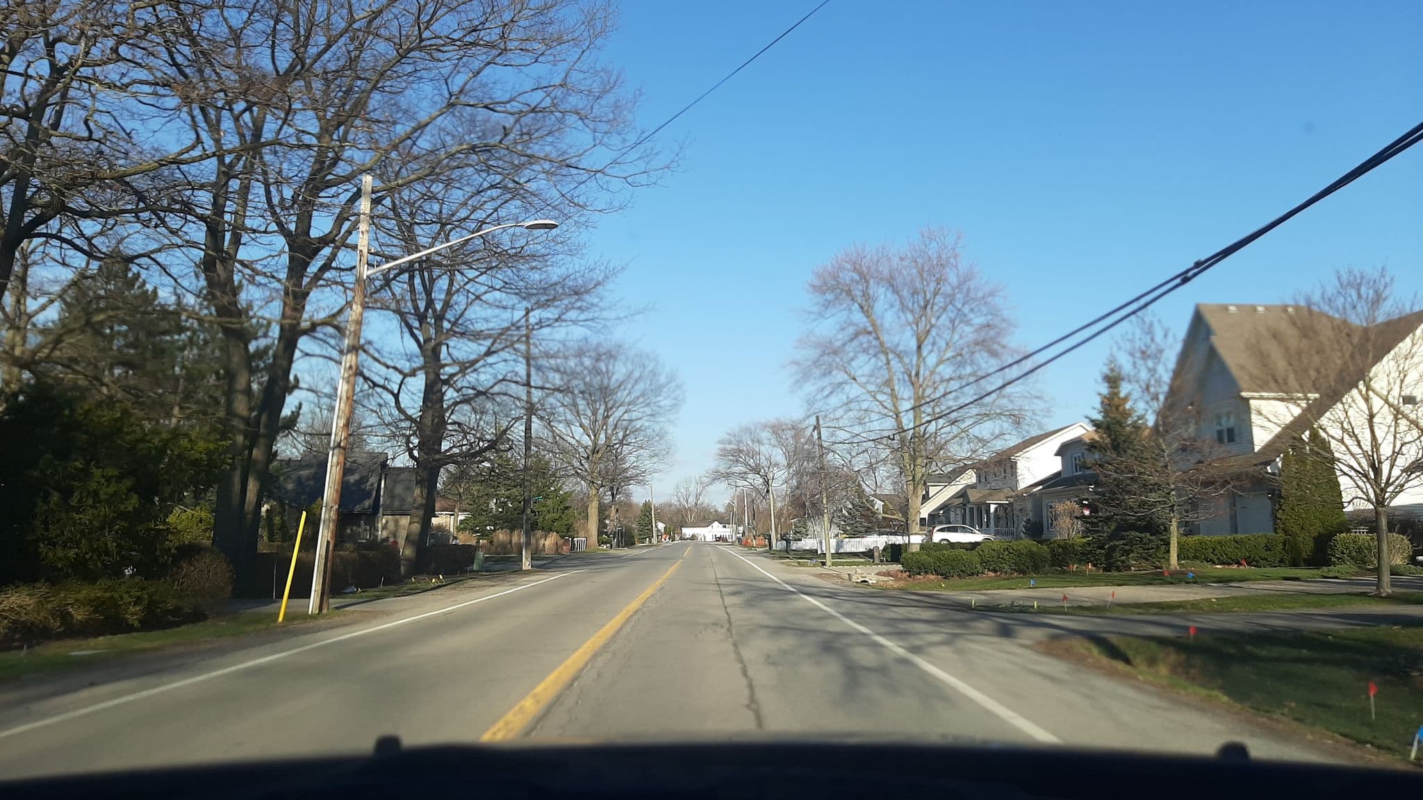 Street view near Clover Field Hous, Niagara-on-the-Lake — © spotnein (CC BY-SA · Mapillary)