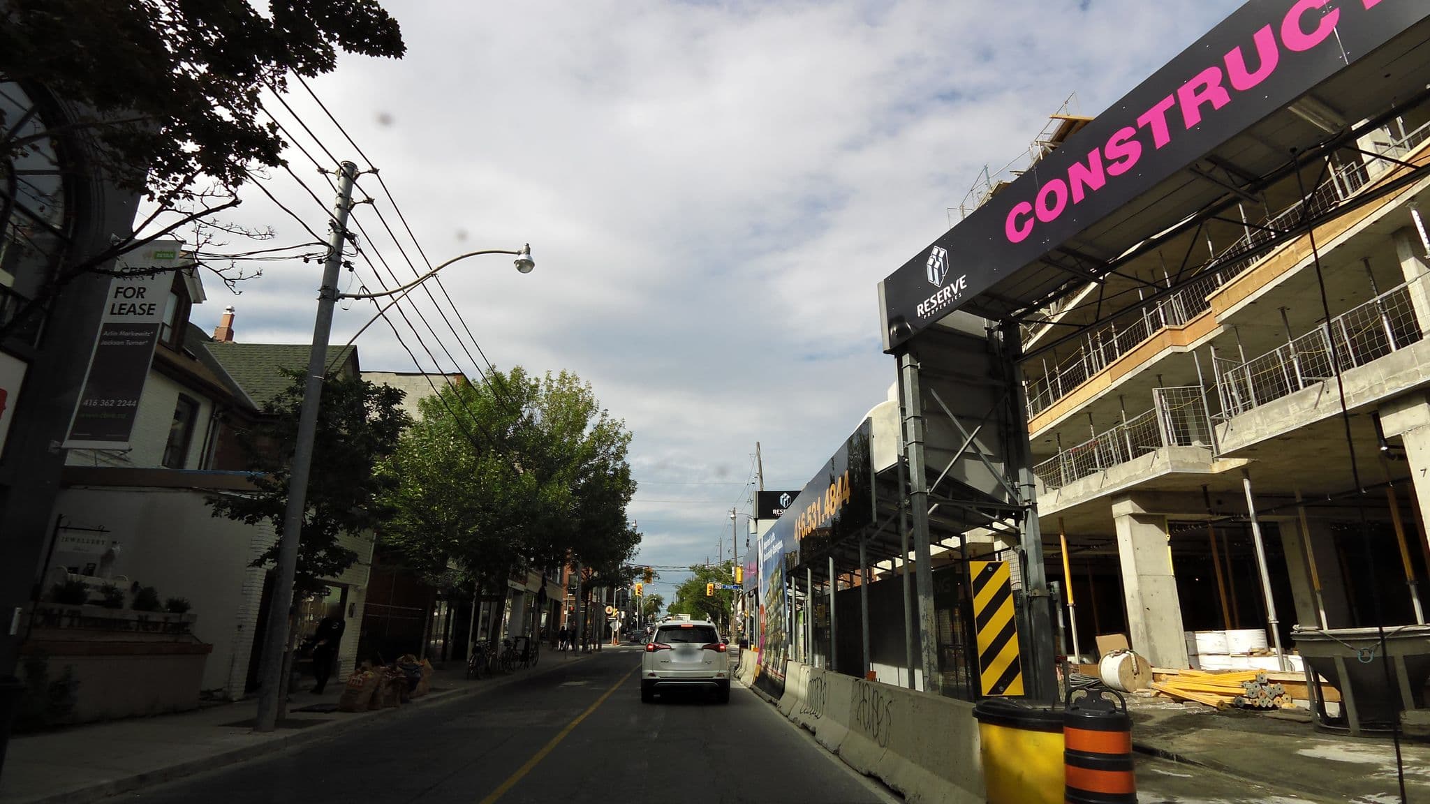 Street view near Queen Bee, Little Portugal — © bootprint (CC BY-SA · Mapillary)