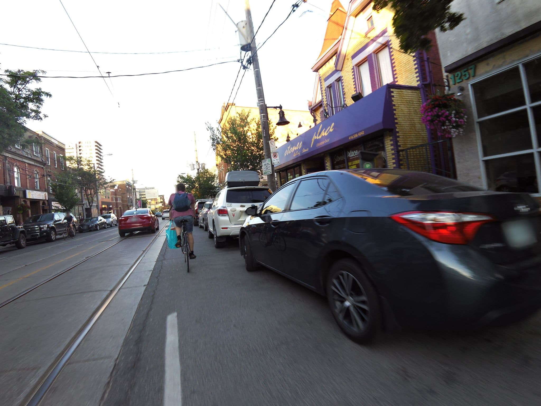 Street view near The Fleetwood Hotel Suite, Little Portugal — © kevo (CC BY-SA · Mapillary)