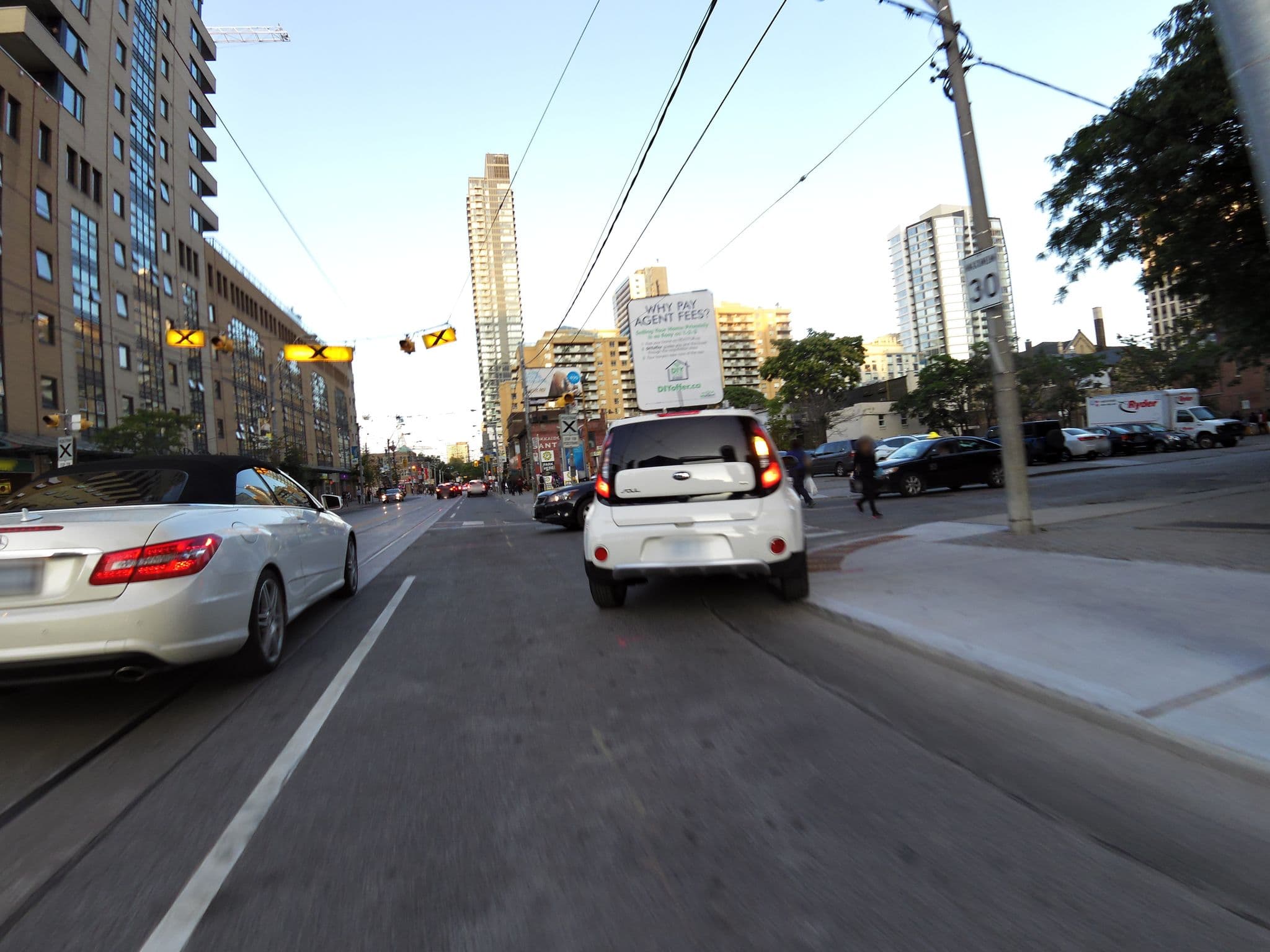 Street view near Bond Place Hotel, Church-Yonge Corridor — © kevo (CC BY-SA · Mapillary)