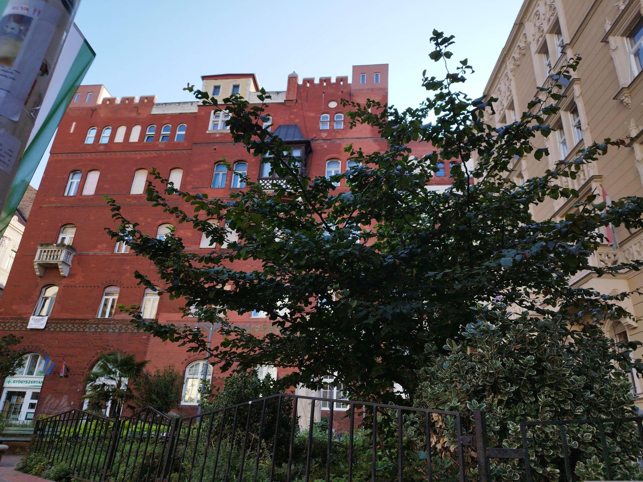 Street view near BoHo, Budapest VIII. kerület — © grozsa11 (CC BY-SA · Mapillary)