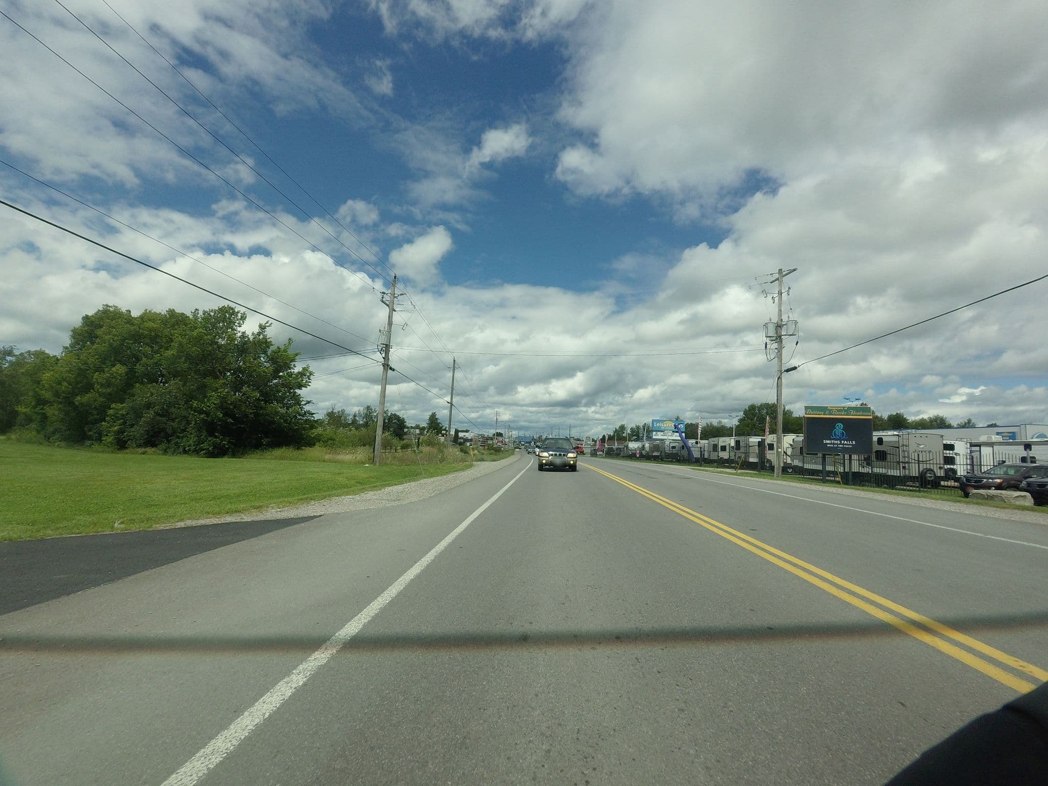 Street view near Roger's Motel, Smiths Falls — © hshearer (CC BY-SA · Mapillary)