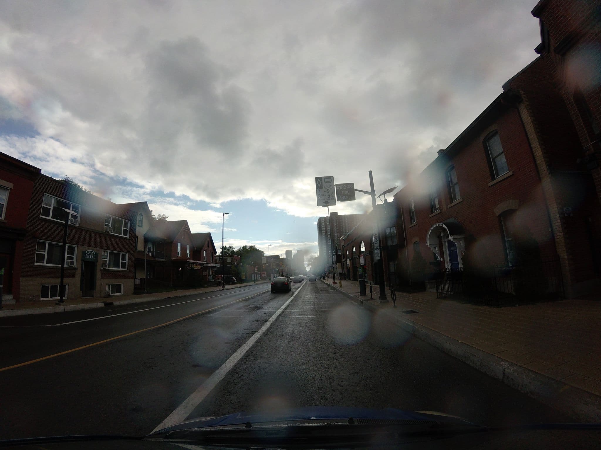 Street view near Rideau Mews, Sandy Hill — © thelogicalviolinist (CC BY-SA · Mapillary)
