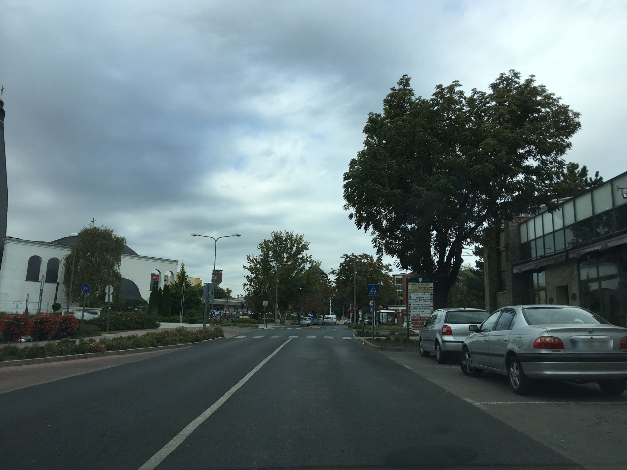 Street view near Halom Apartman, Százhalombatta — © athy (CC BY-SA · Mapillary)