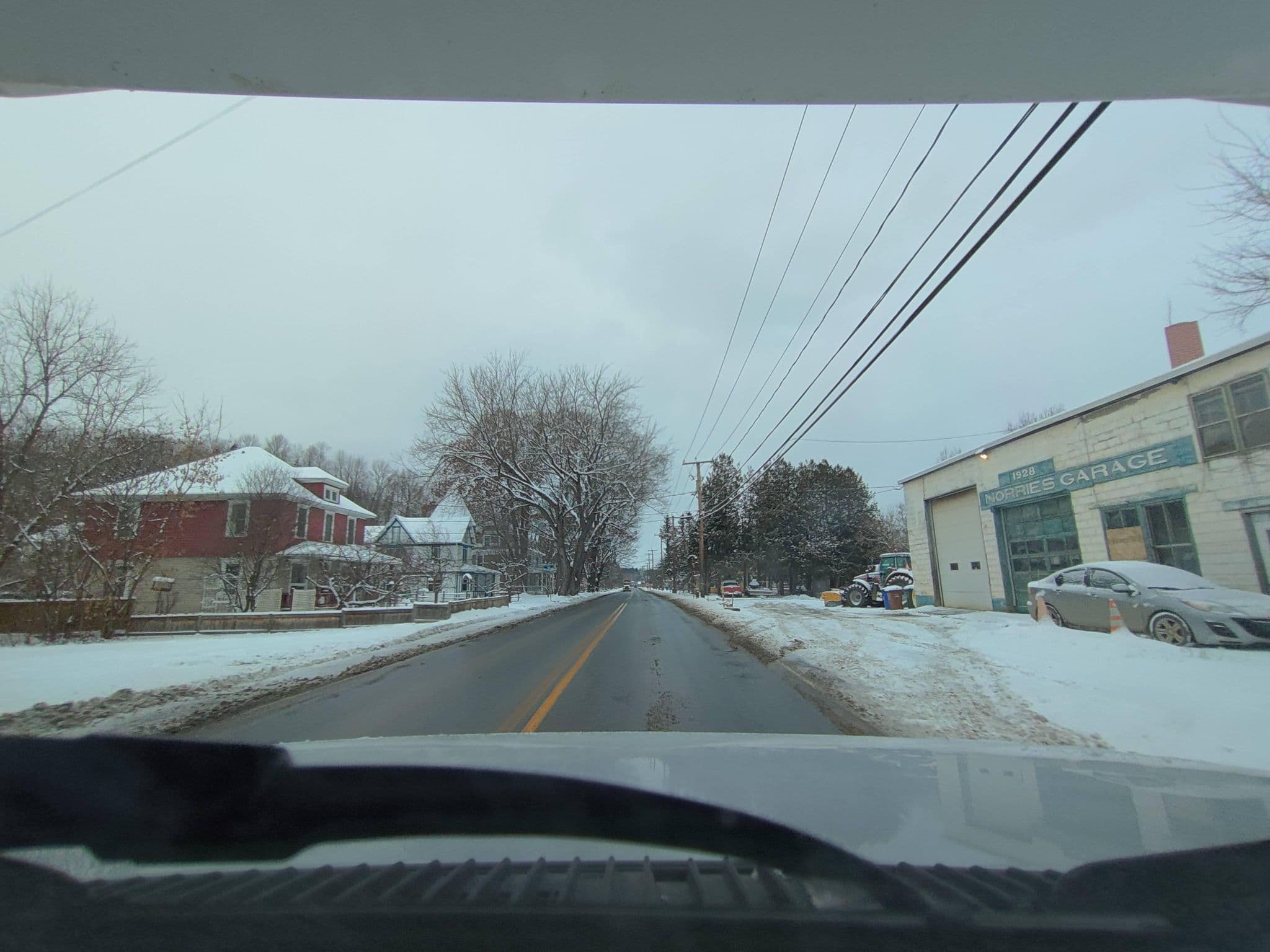 Street view near Simplement Jeanne, Ayer's Cliff — © kibour (CC BY-SA · Mapillary)
