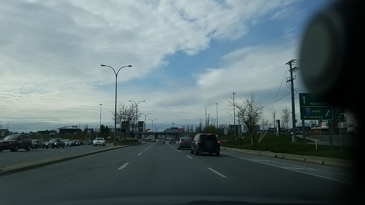 Street view near St Martin Executive Tower, Laval-des-Rapides — © armanayva (CC BY-SA · Mapillary)