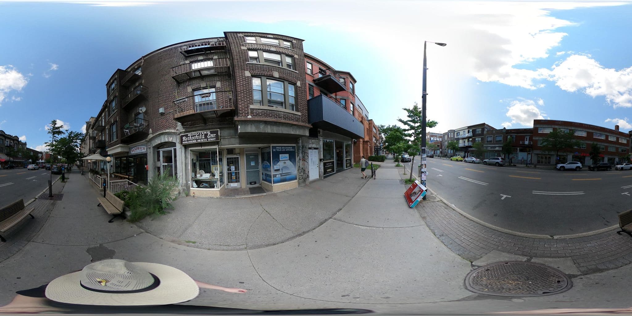 Street view near Parc Avenue Hostel, Mile End — © une_abeille (CC BY-SA · Mapillary)