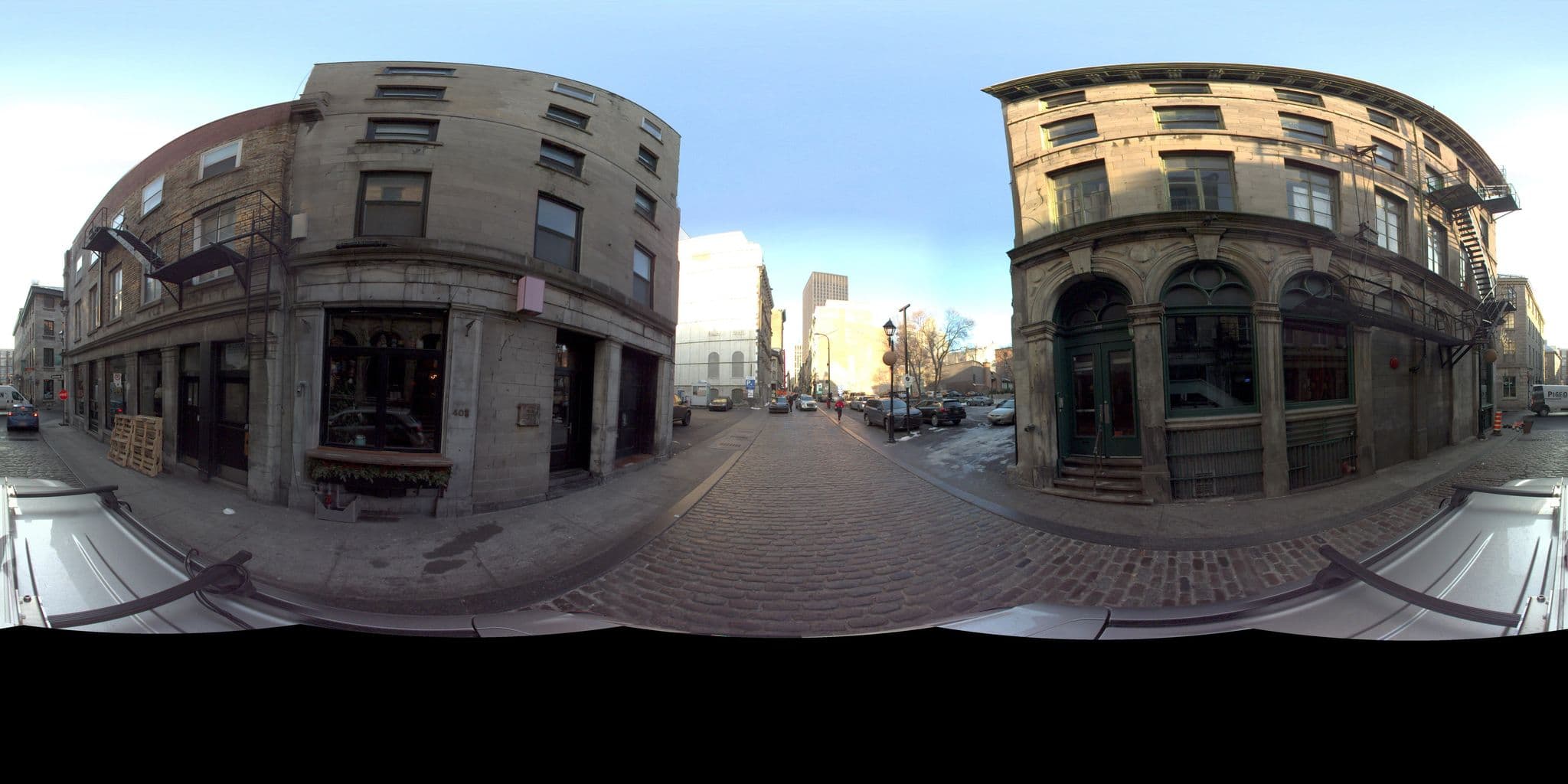 Street view near Le Petit Hôtel, Vieux-Montréal — © VdM (CC BY-SA · Mapillary)