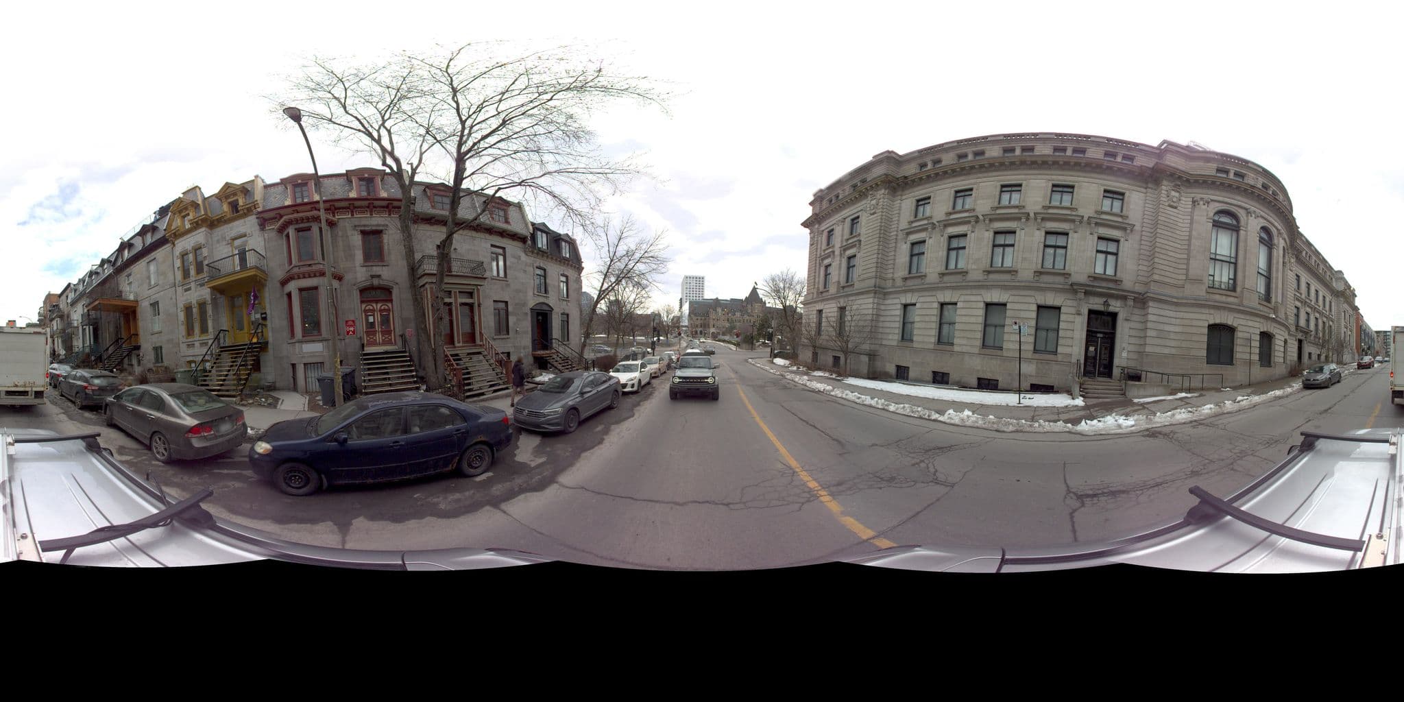 Street view near Hotel Viger Centre-Ville, Vieux-Montréal — © VdM (CC BY-SA · Mapillary)