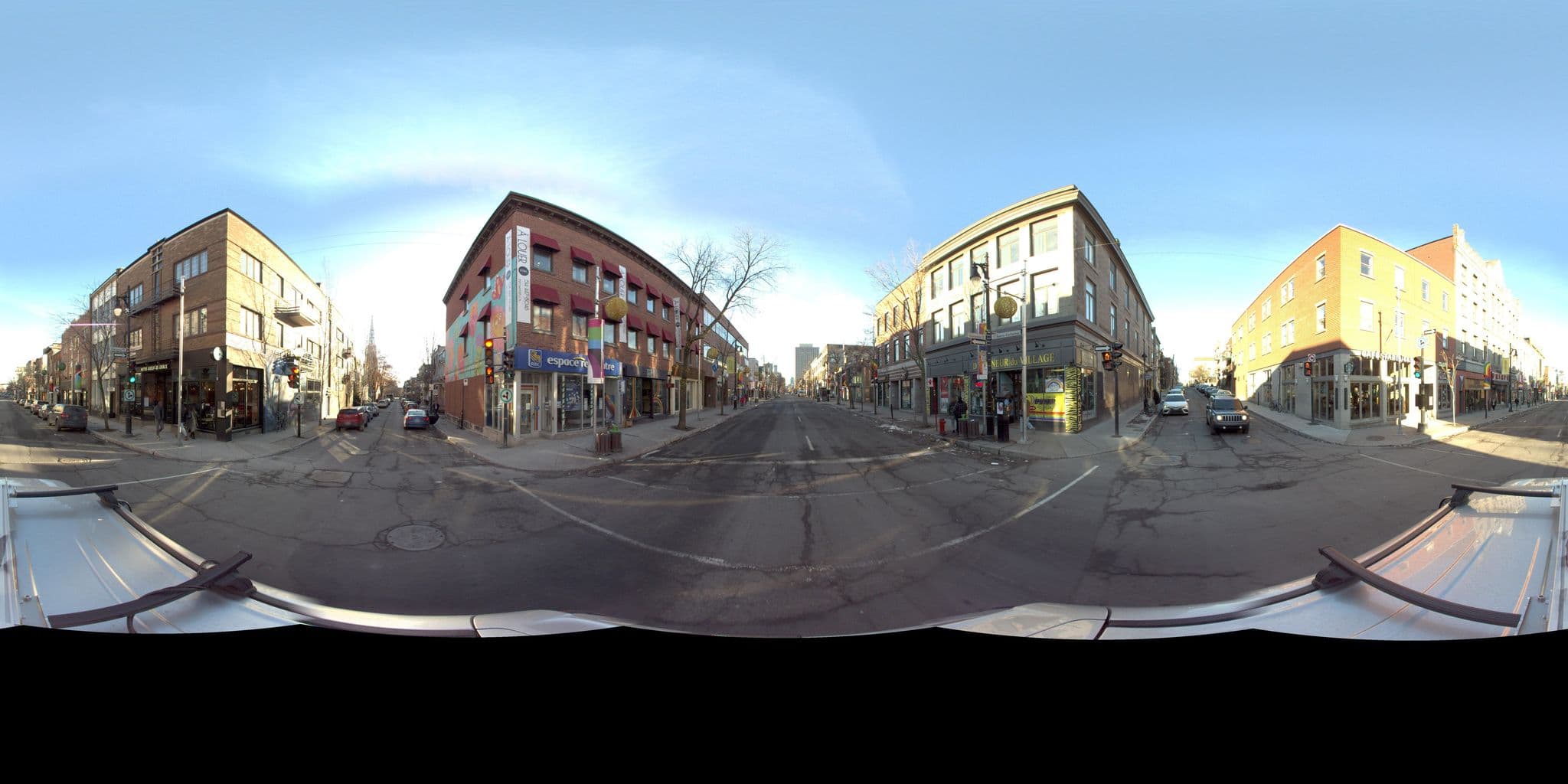 Street view near Auberge Cosy, Vieux-Montréal — © VdM (CC BY-SA · Mapillary)
