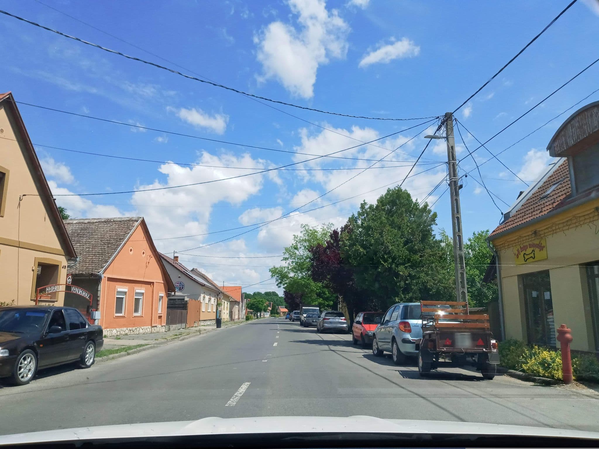 Street view near Fejerdi Vendégház, Villány — © magyarsi (CC BY-SA · Mapillary)