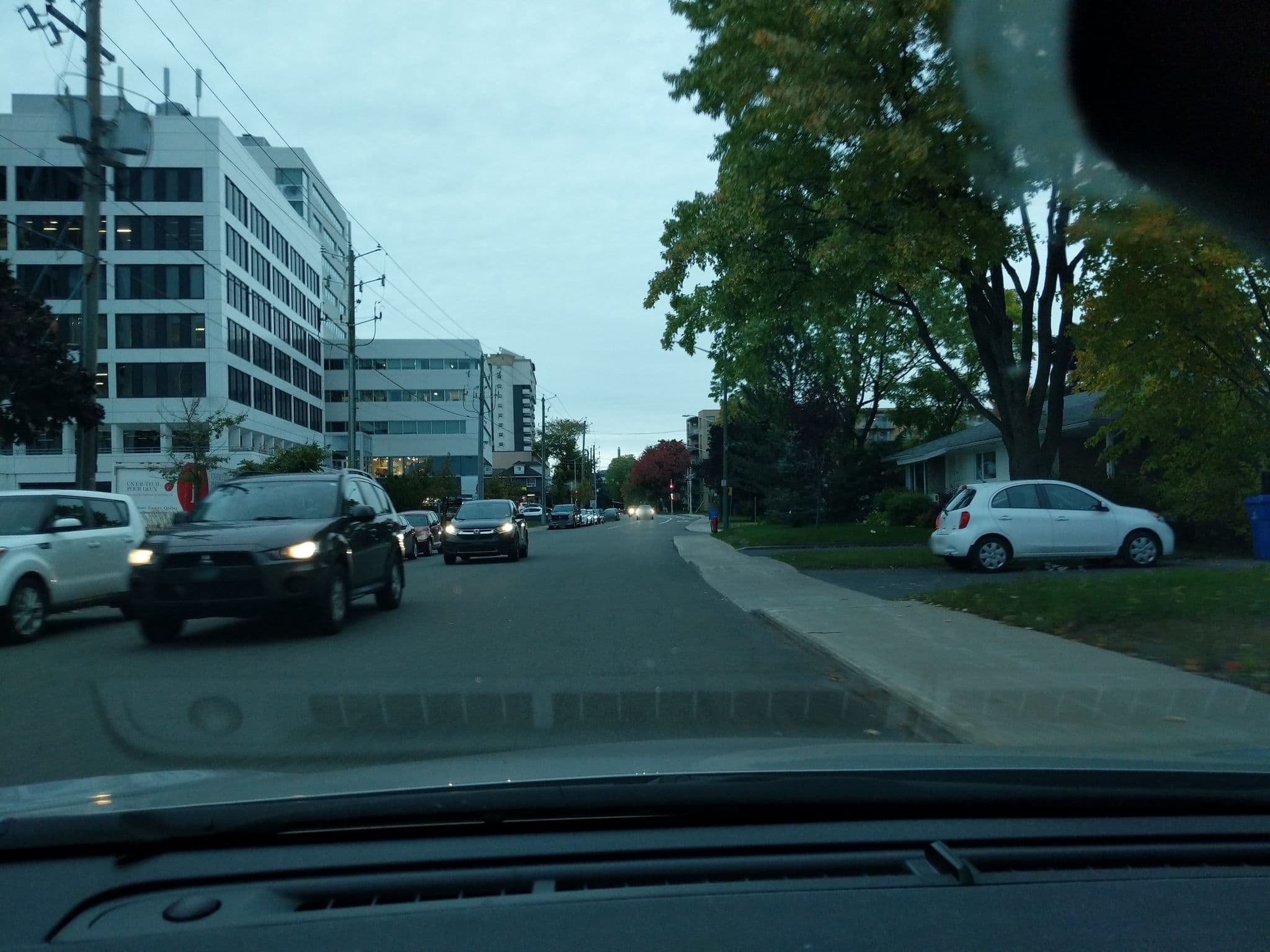 Street view near Manitonga Hostel, Sainte-Foy — © daudrain (CC BY-SA · Mapillary)