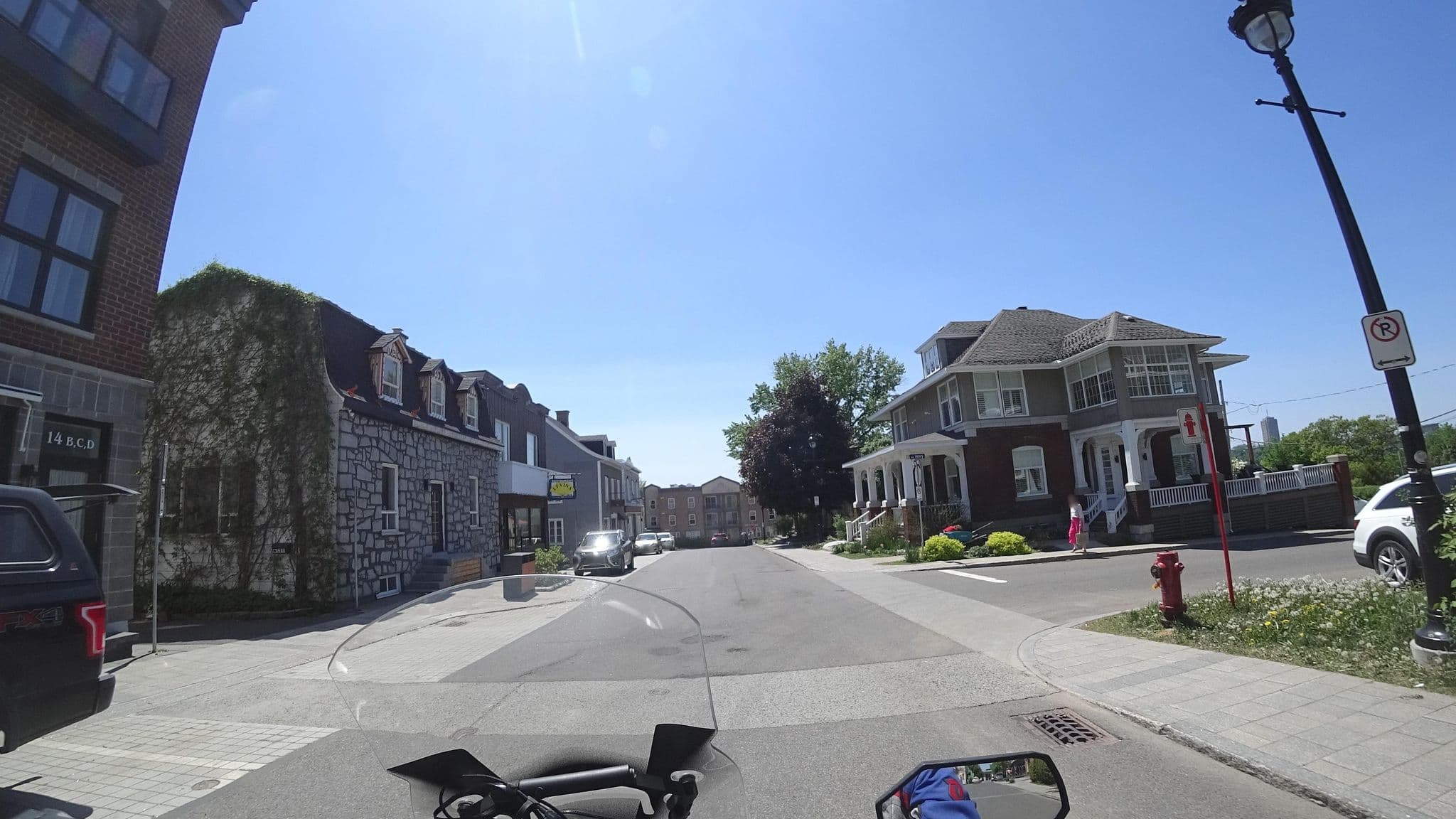 Street view near Chato Mode AirBNB, Lévis — © michelcouturemotomcm (CC BY-SA · Mapillary)