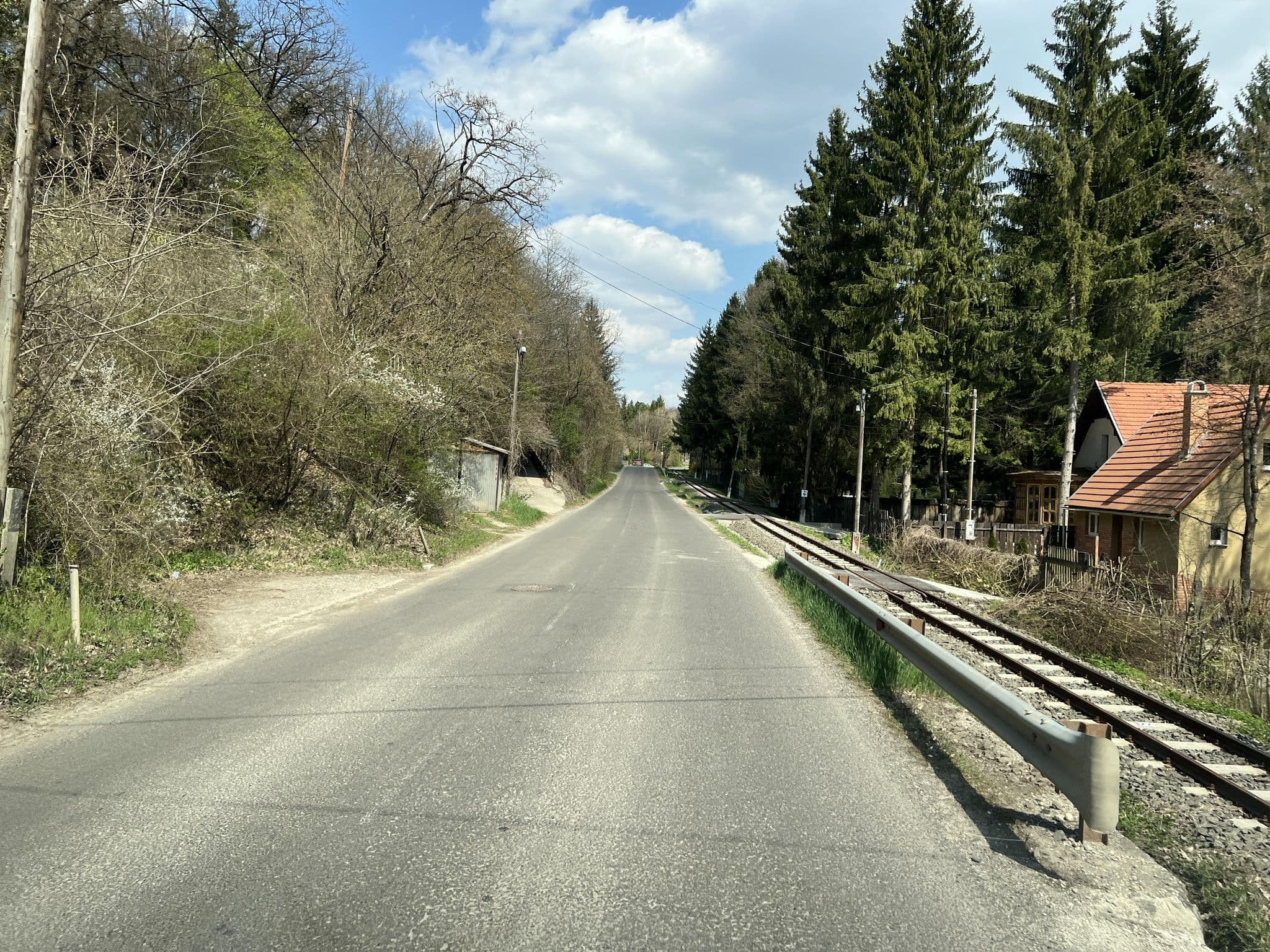 Street view near Csergő vendégház, Kismaros — © mkpest (CC BY-SA · Mapillary)