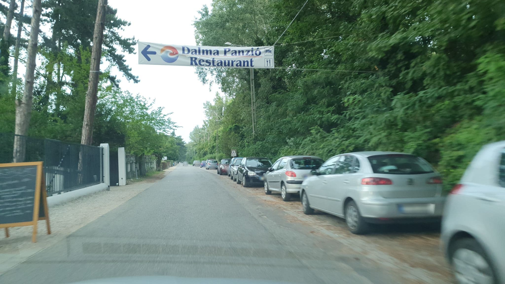 Street view near Dalma panzió, Balatonvilágos — © kami911 (CC BY-SA · Mapillary)