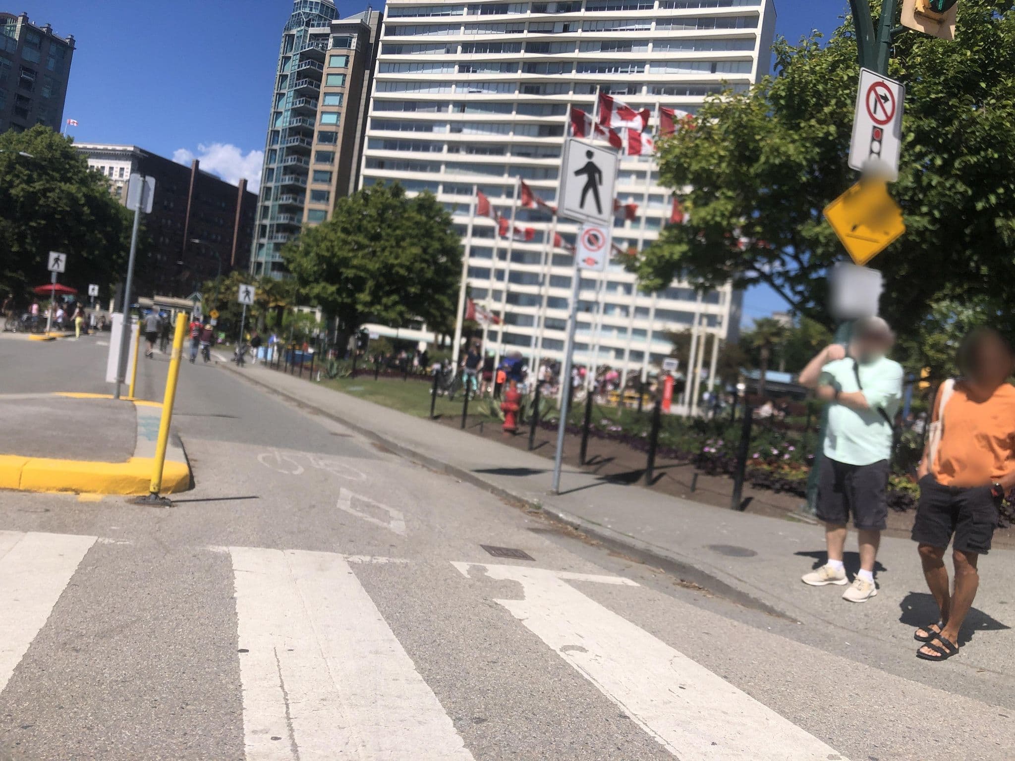 Street view near Makdaddy Motel, English Bay — © Heen (CC BY-SA · Mapillary)