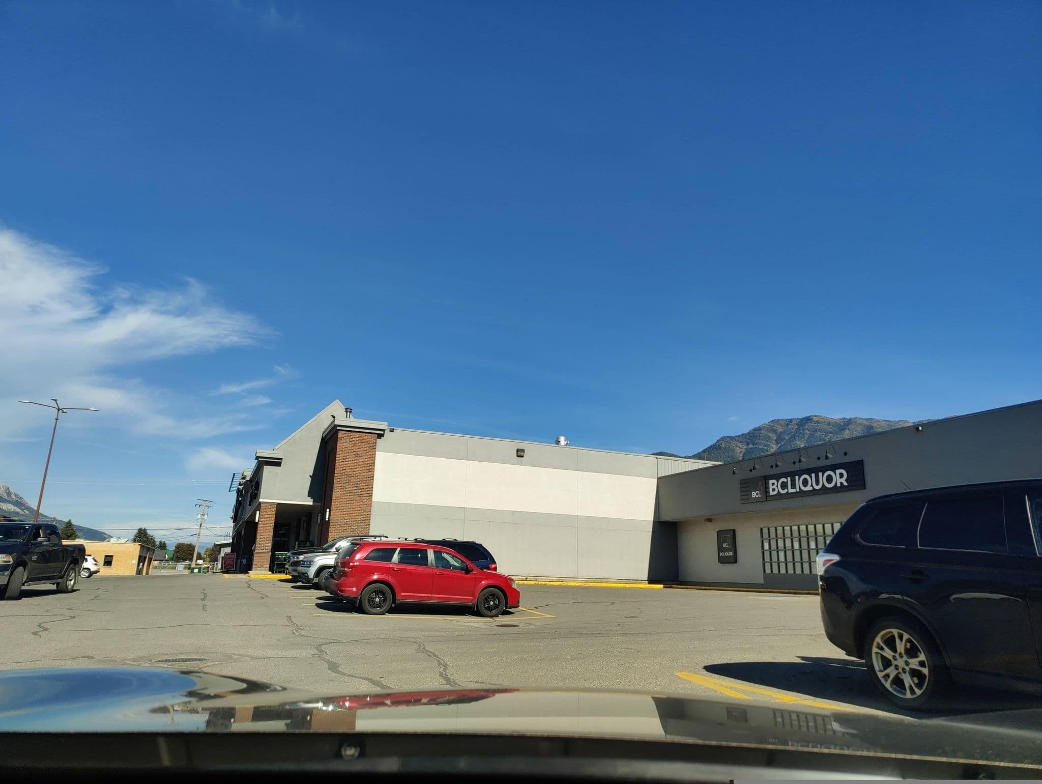 Street view near The Fernie Hotel and Pub, Fernie — © elphix (CC BY-SA · Mapillary)