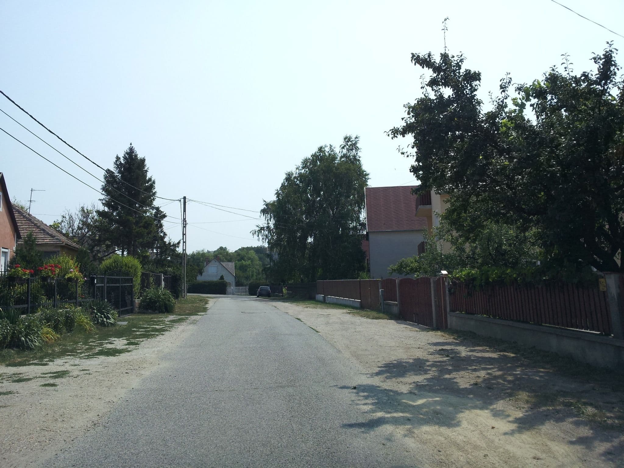 Street view near Öskü, panzió, Pétfürdő — © kolesajr (CC BY-SA · Mapillary)