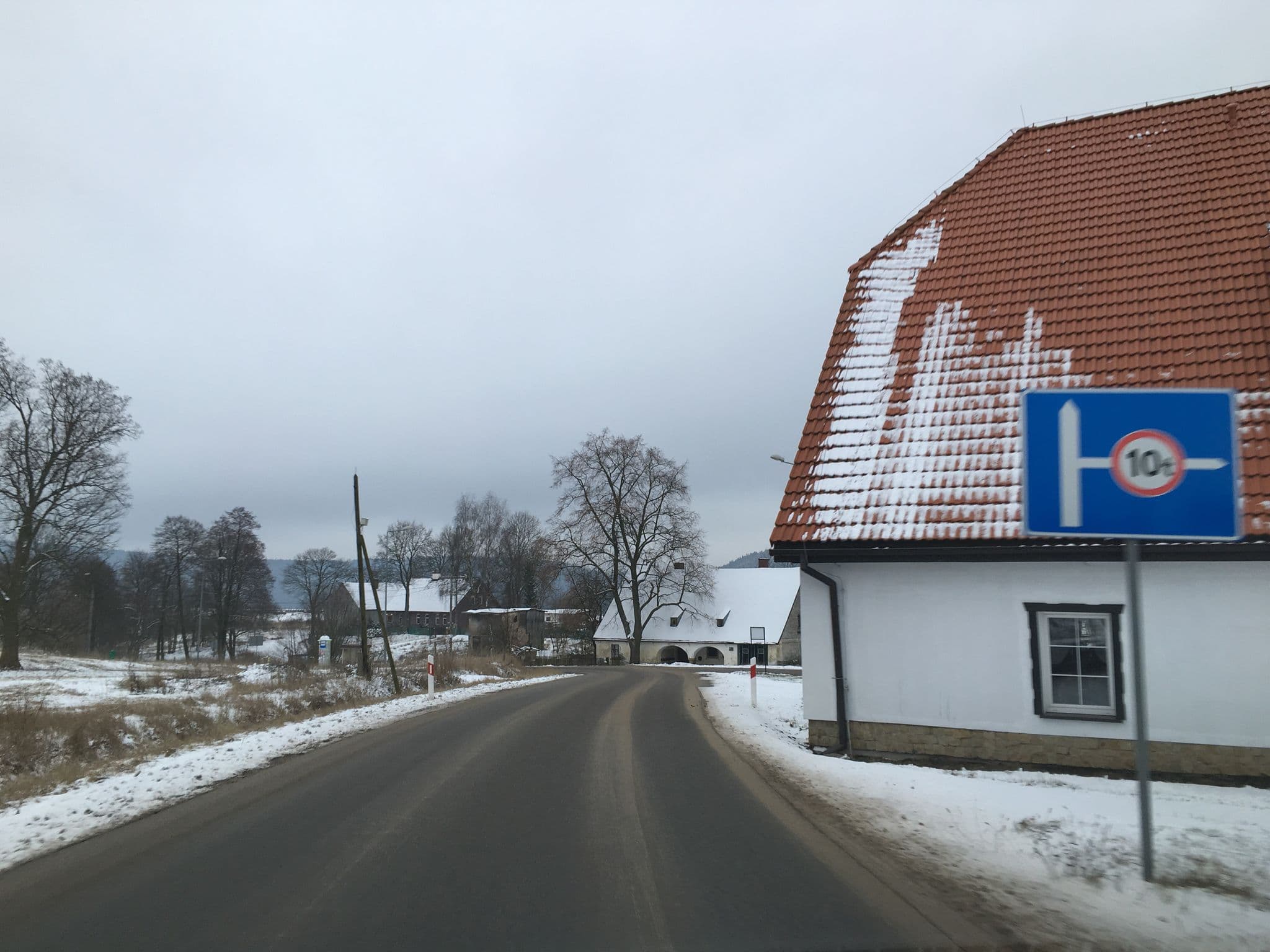 Street view near Anna Kucharska Dom Gościnny pod Jedynką, Mieroszów — © zvid (CC BY-SA · Mapillary)