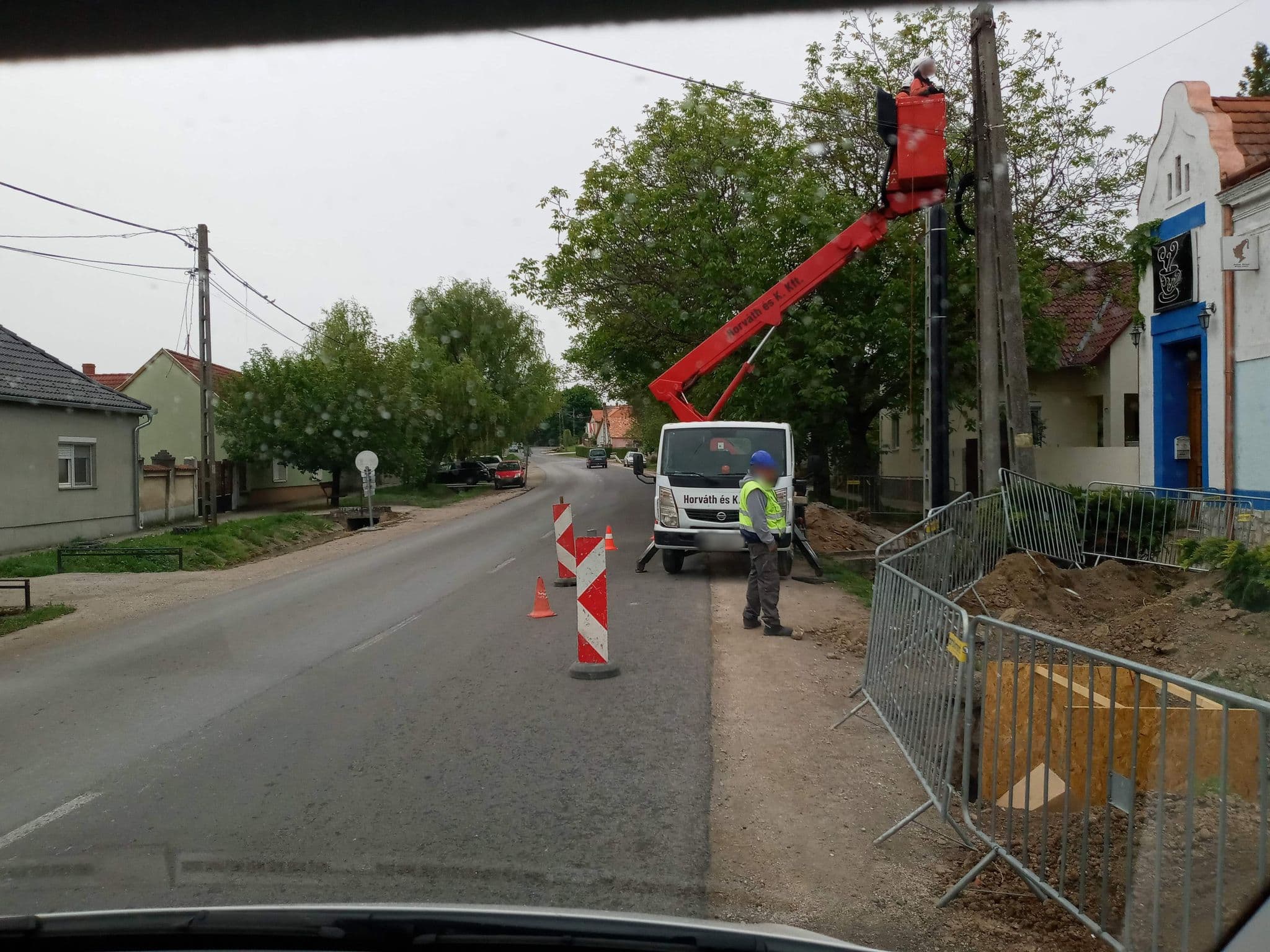 Street view near Aralica vendégház, Villány — © magyarsi (CC BY-SA · Mapillary)