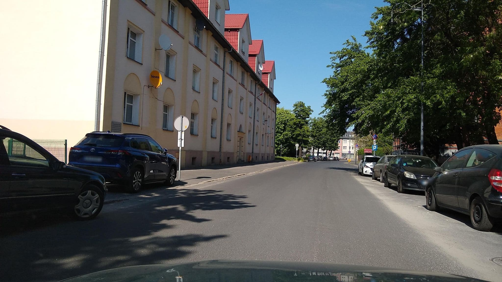 Street view near Hotel Jakub Dobiegło, Oława — © wegavision (CC BY-SA · Mapillary)