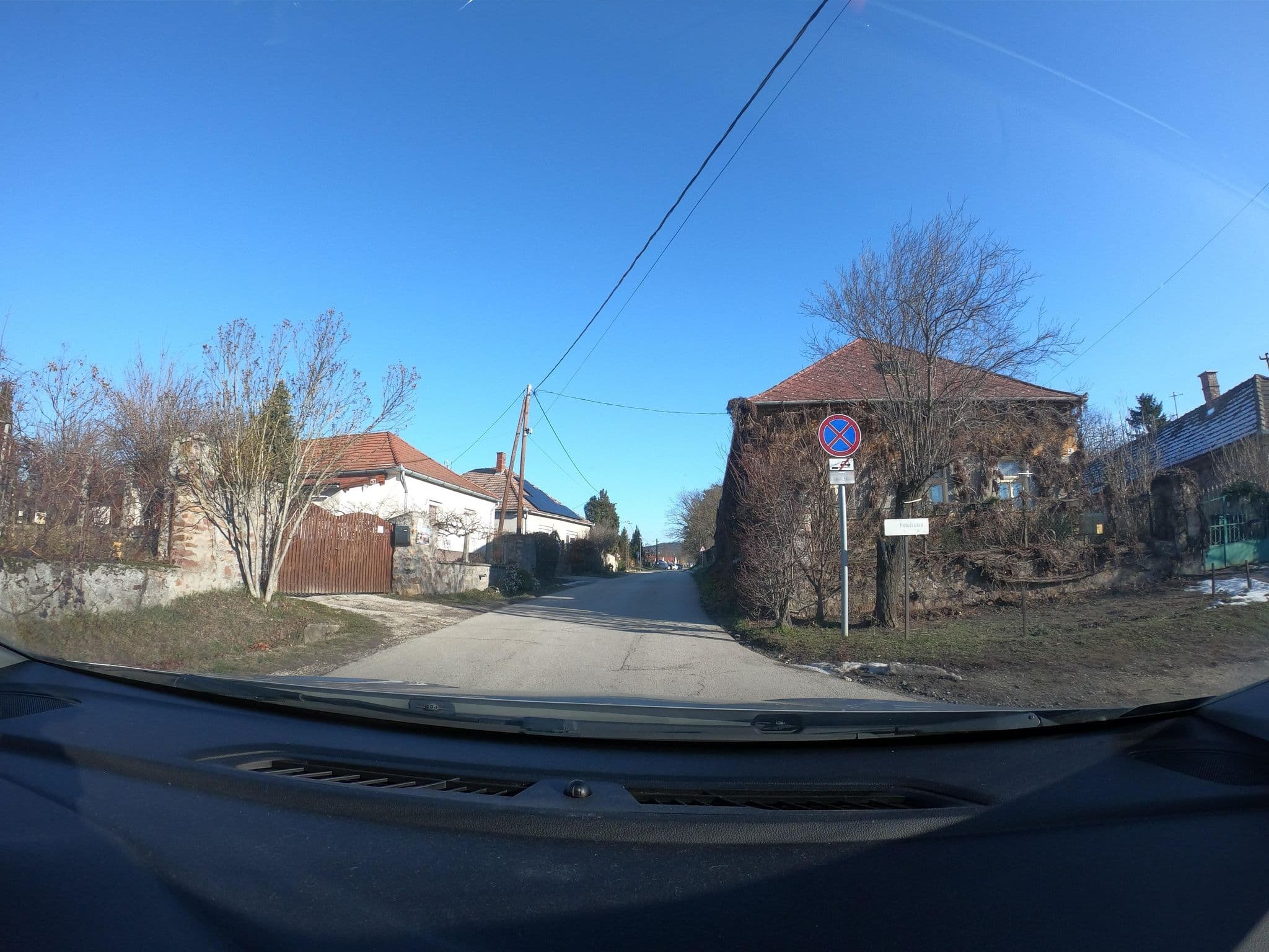 Street view near Liliom vendégház, Badacsonytomaj — © vst (CC BY-SA · Mapillary)