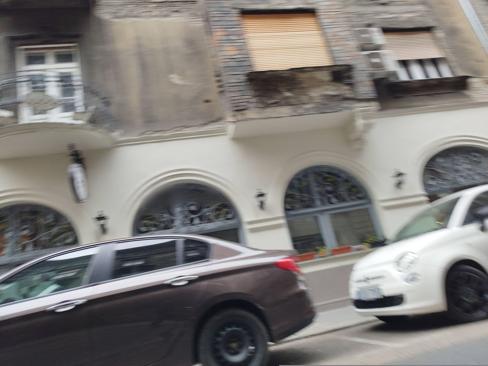 Street view near axel nyil oft, Budapest VI. kerület — © grozsa11 (CC BY-SA · Mapillary)