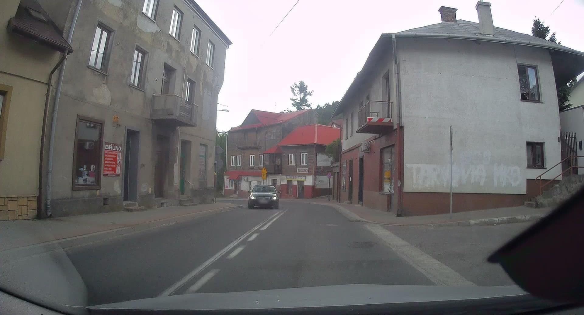 Street view near Serkis Elżbieta i Jan. Pokoje gościnne, Piwniczna-Zdrój — © edc22 (CC BY-SA · Mapillary)