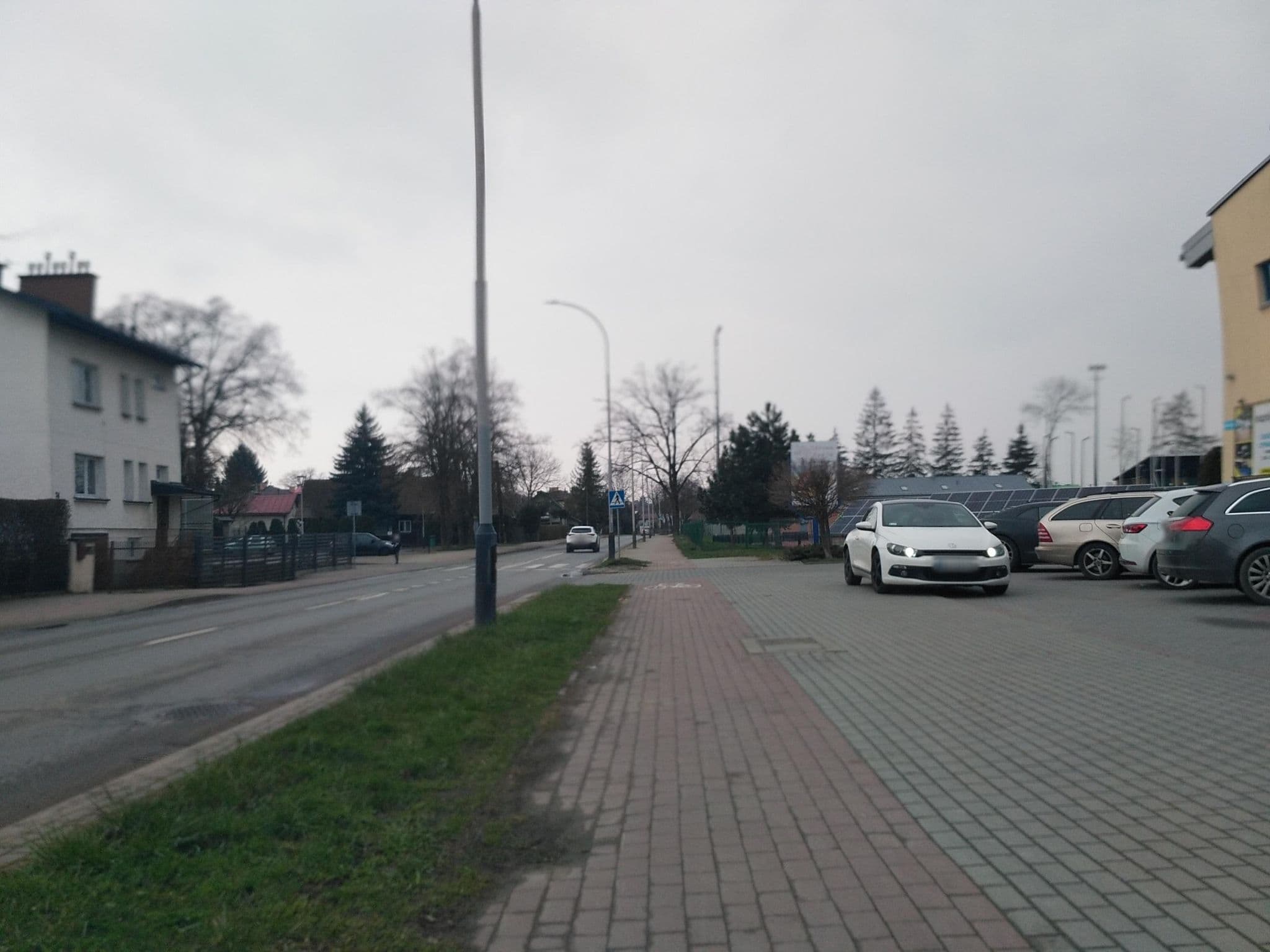 Street view near Karpackie Pokoje (Carpathian Rooms), Krosno — © czecko (CC BY-SA · Mapillary)