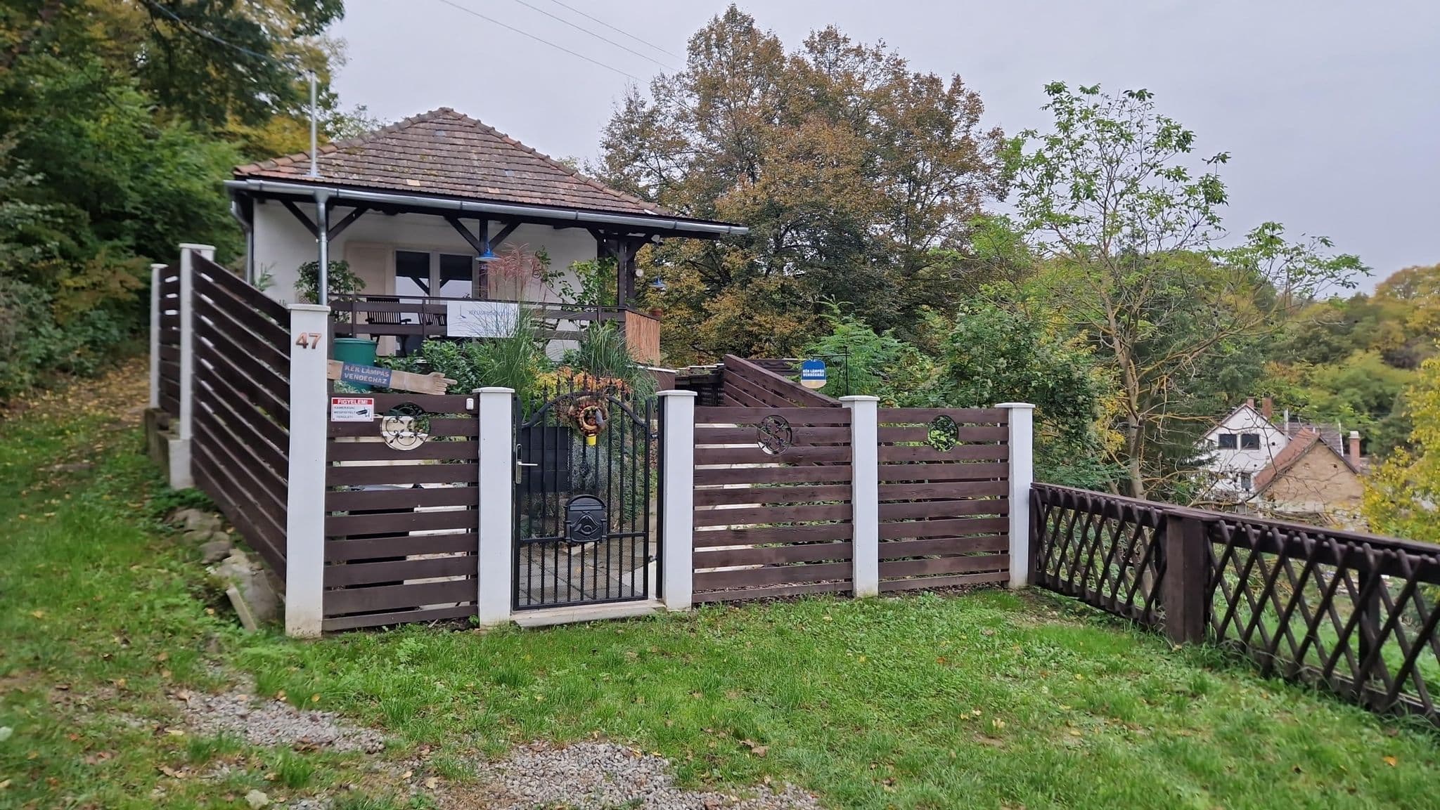 Street view near Kék Lámpás Vendégház, Pilismarót — © turboscsiga (CC BY-SA · Mapillary)